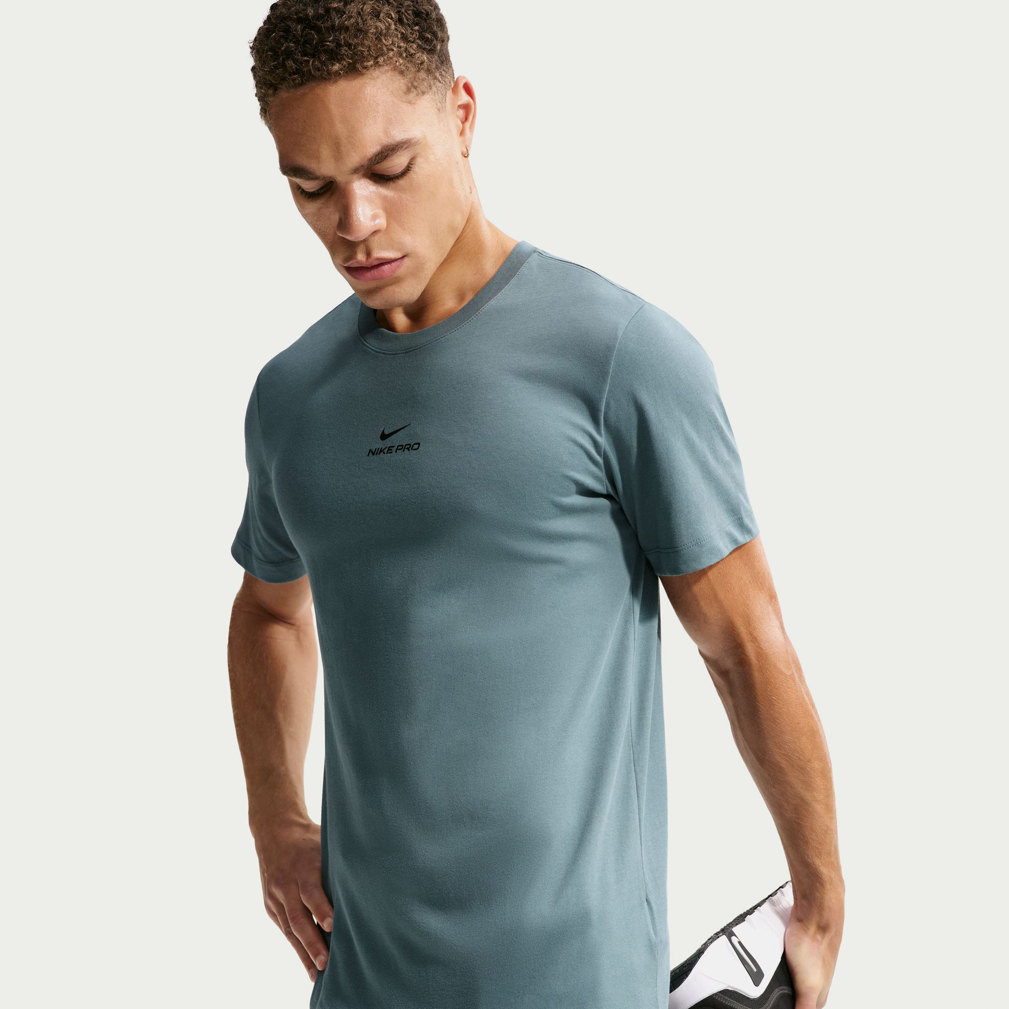 Nike Pro image number 2