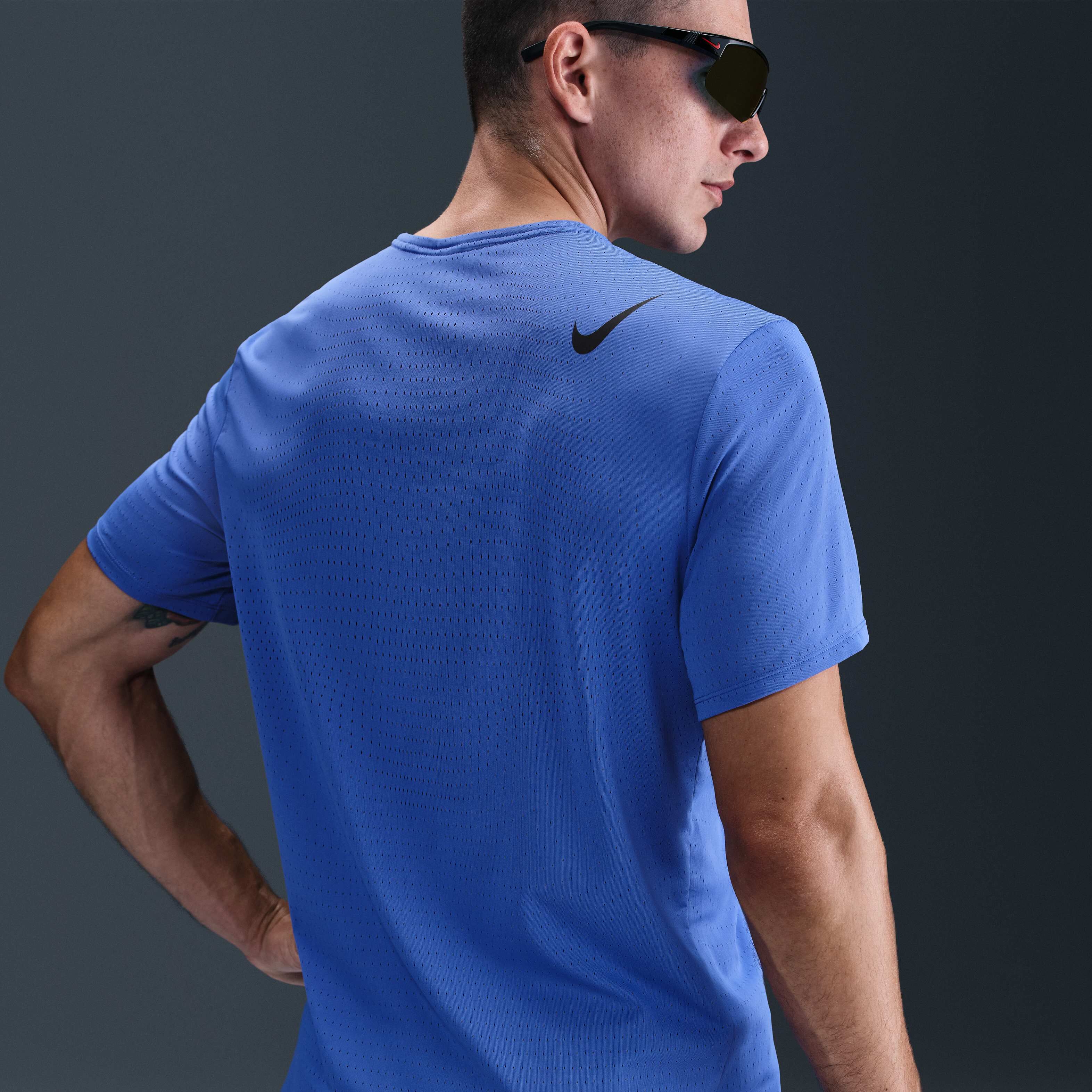 Nike AEROSWIFT 陸上用シャツ Mサイズ 青 HJ3377-411-M-Nike-Dri-