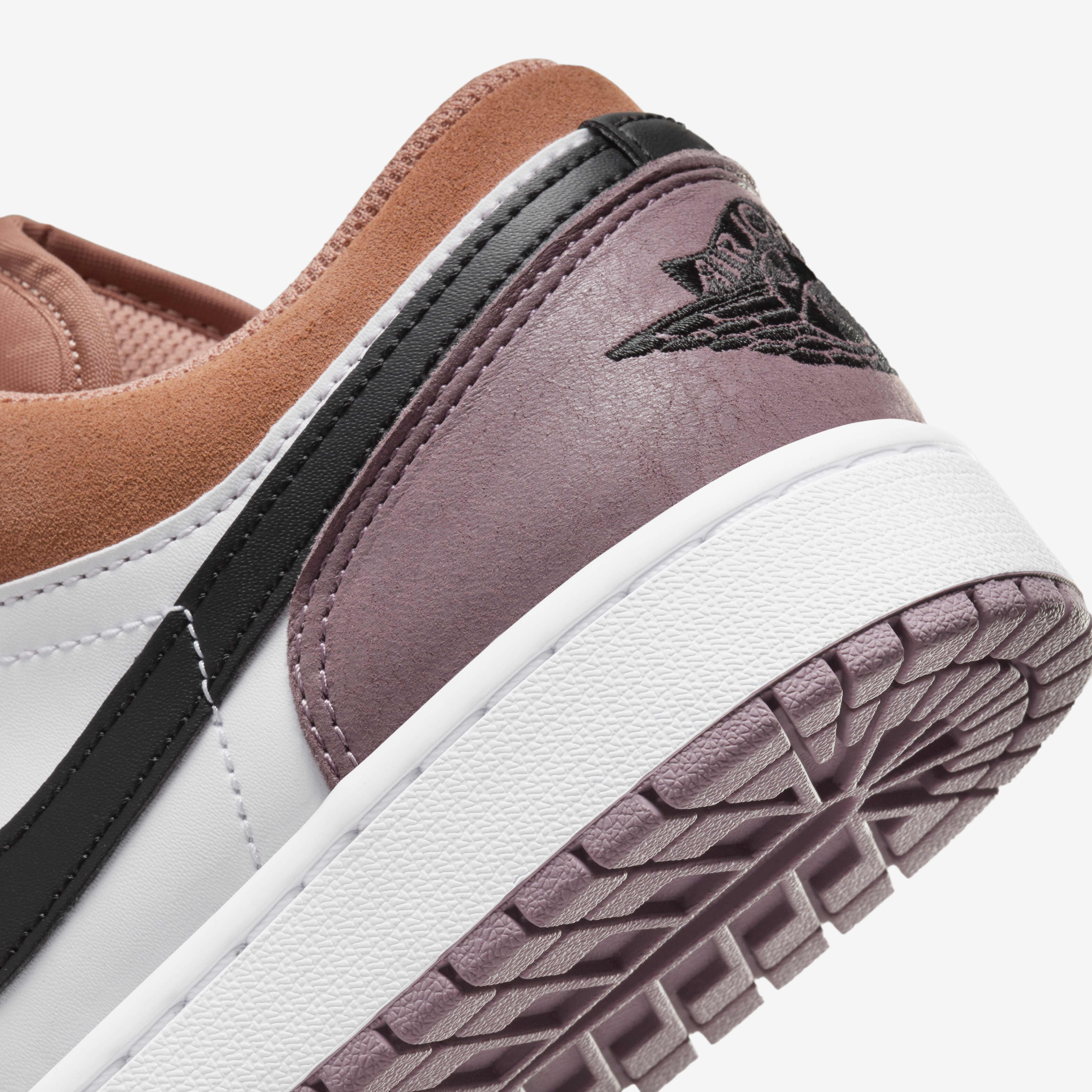 Air Jordan 1 Low SE image number 7