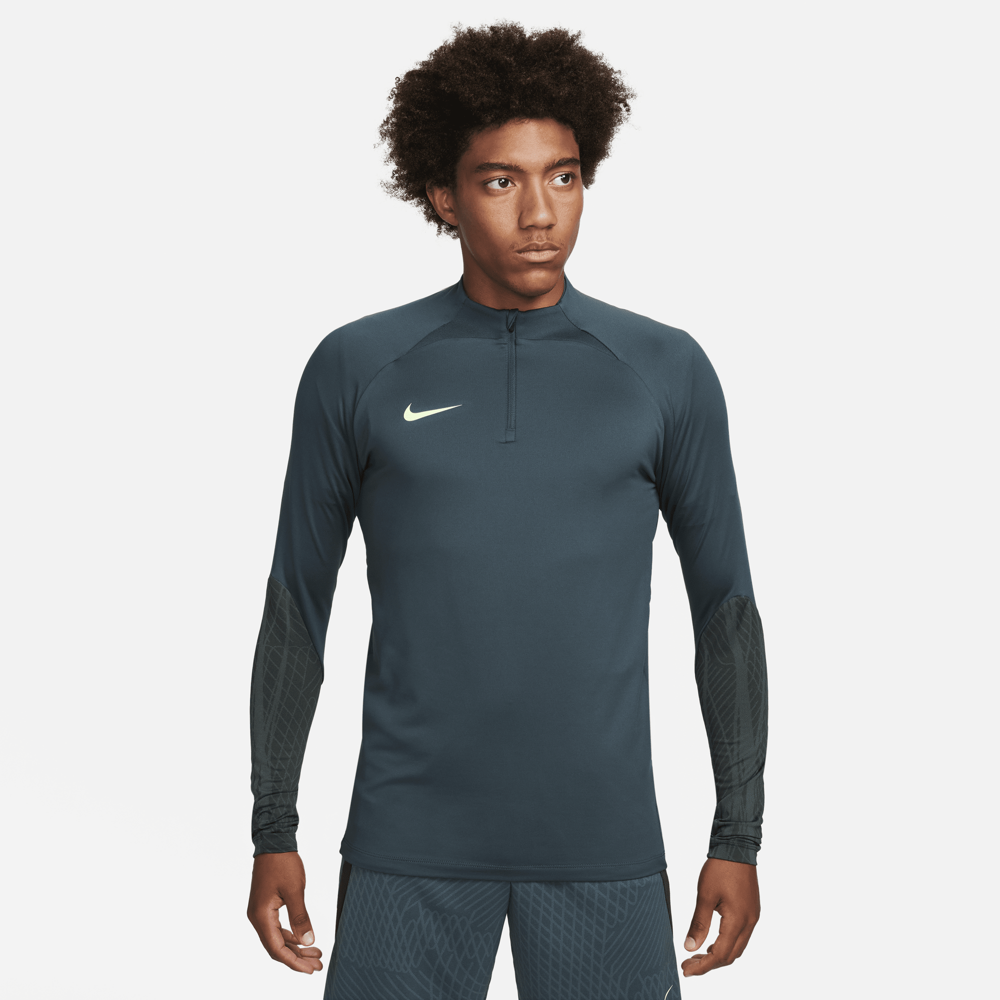 Nike thumbhole t shirt sales