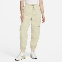 Nike Sportswear Swoosh