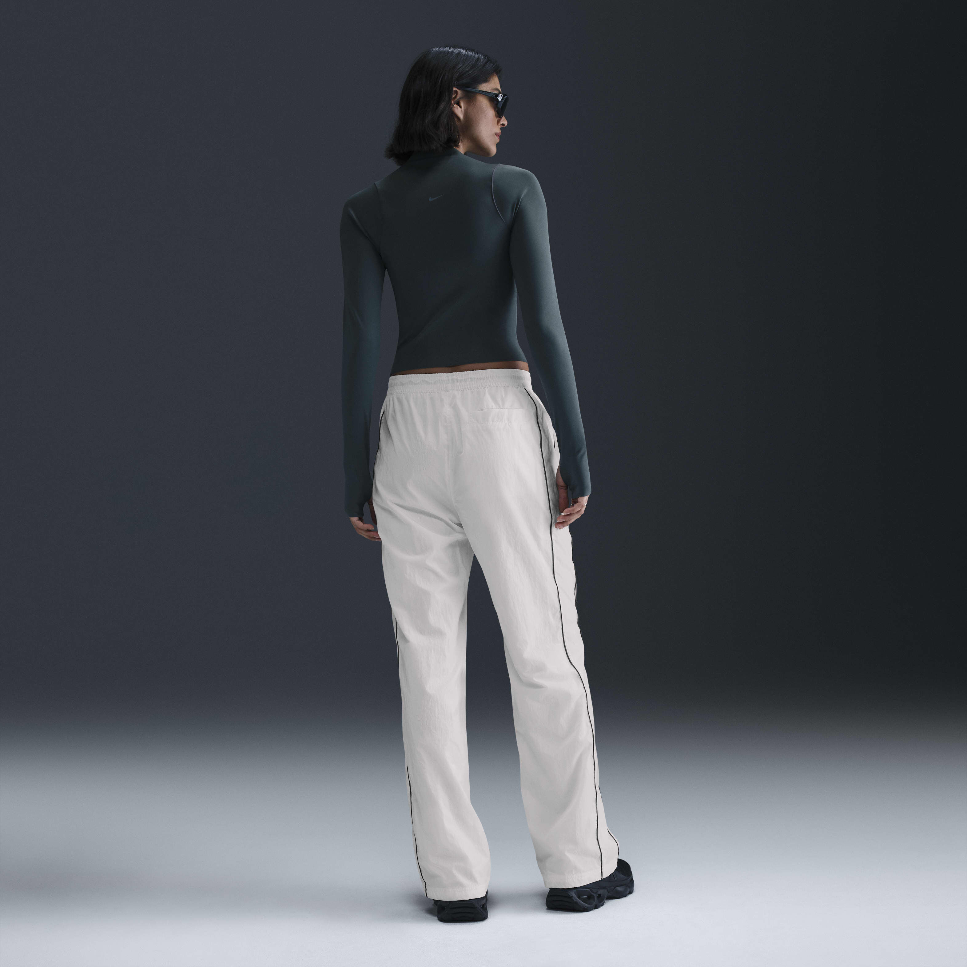 نايكي ويندرانر image number 3