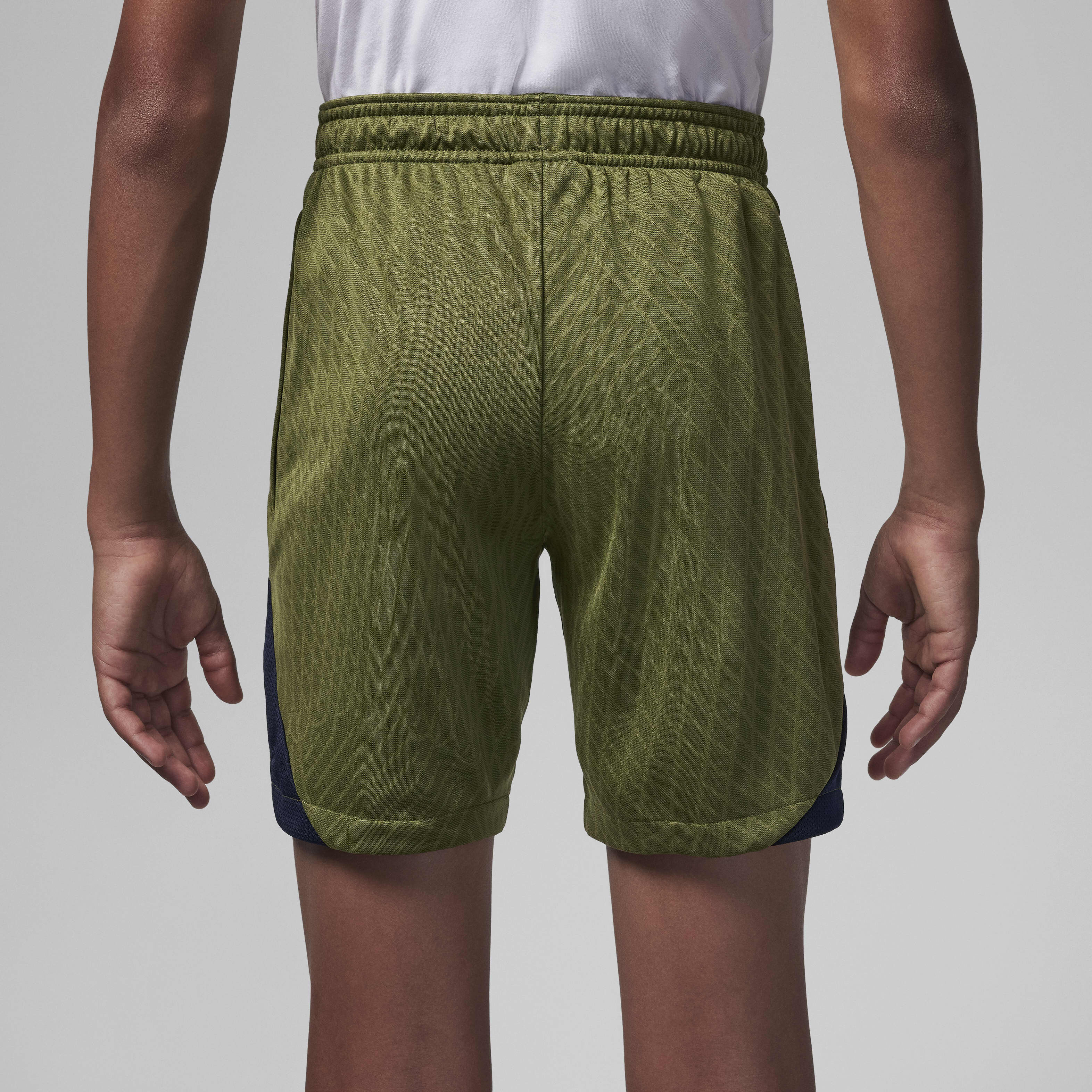 Paris Saint-Germain Strike Fourth image number 2