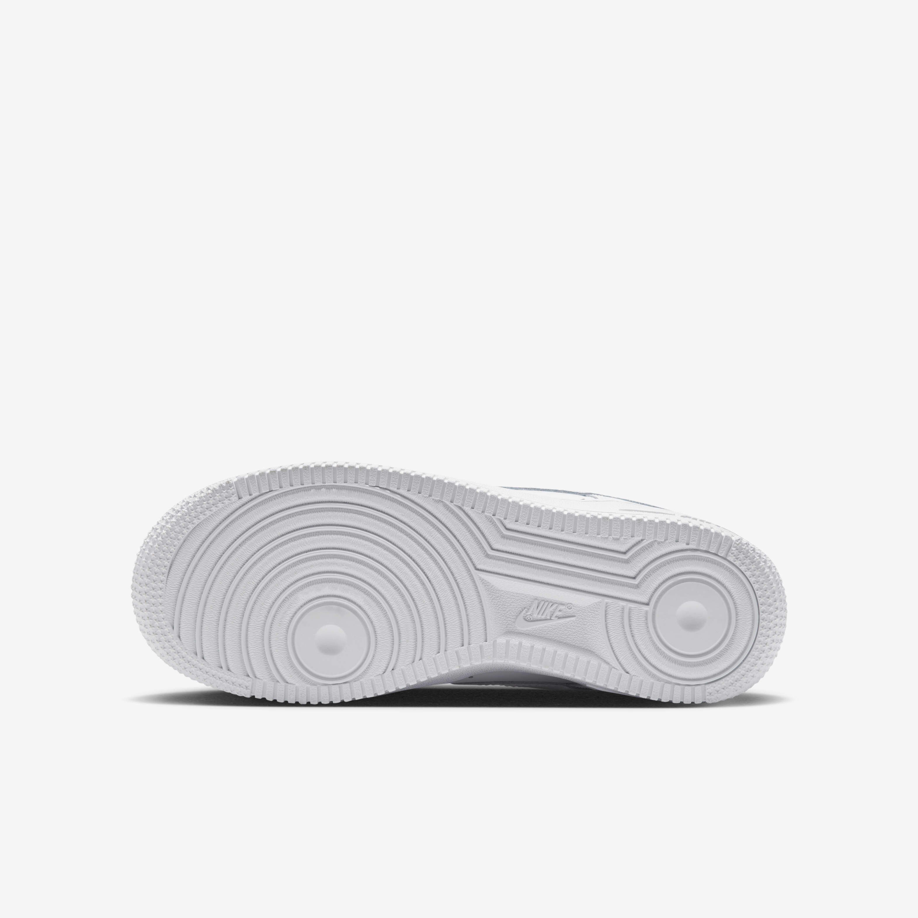 Buy Nike Air Force 1 LE Older Kids Shoe Nike Saudi Official