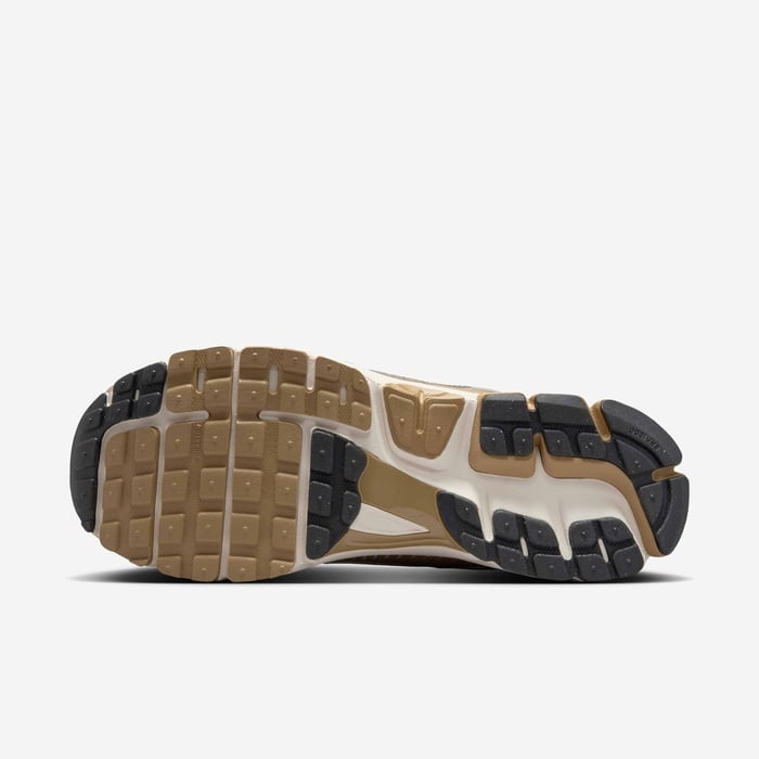 نايكي زووم فوميرو 5 image number 1 نايكي زووم فوميرو 5 image number 1