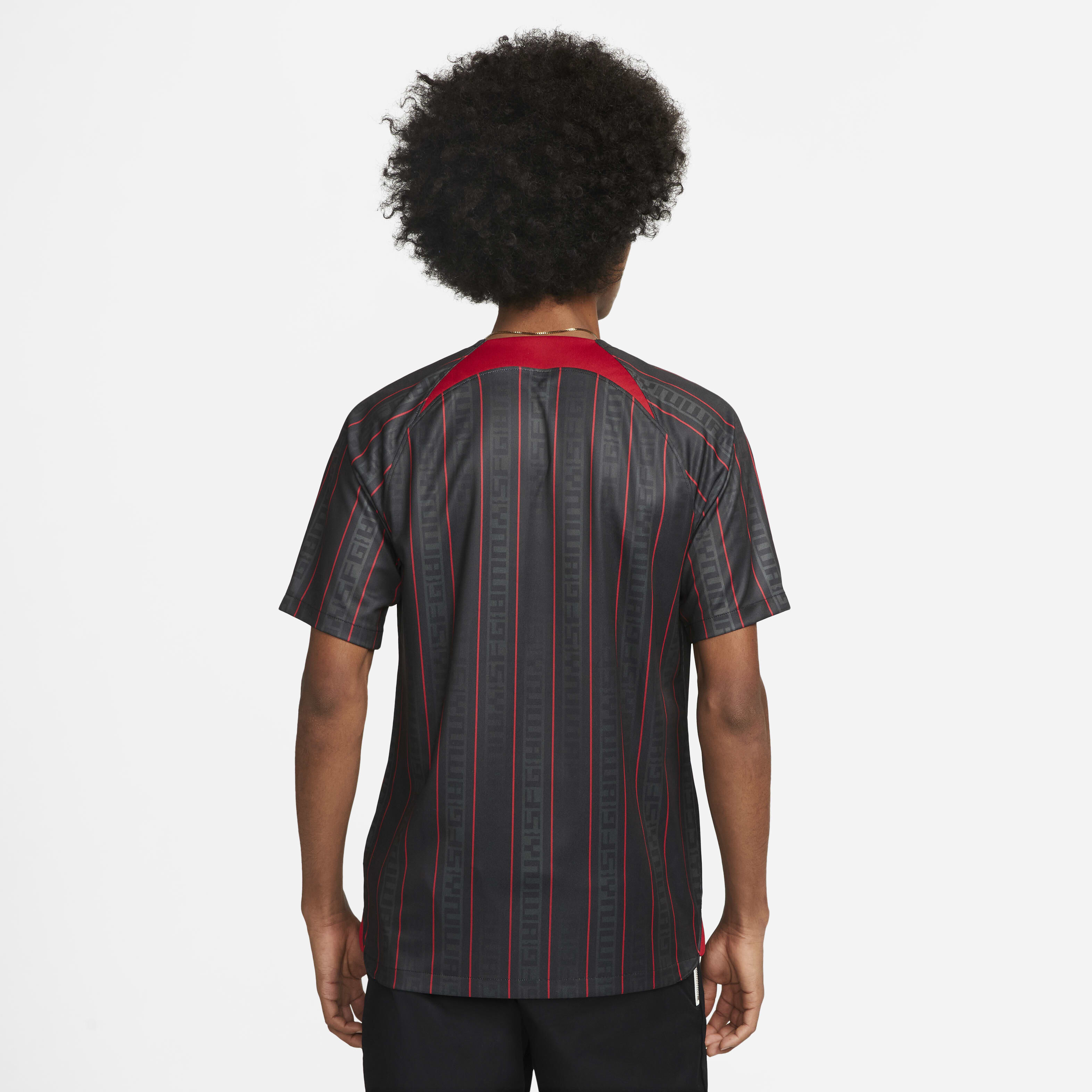 LeBron x Liverpool F.C. image number 1