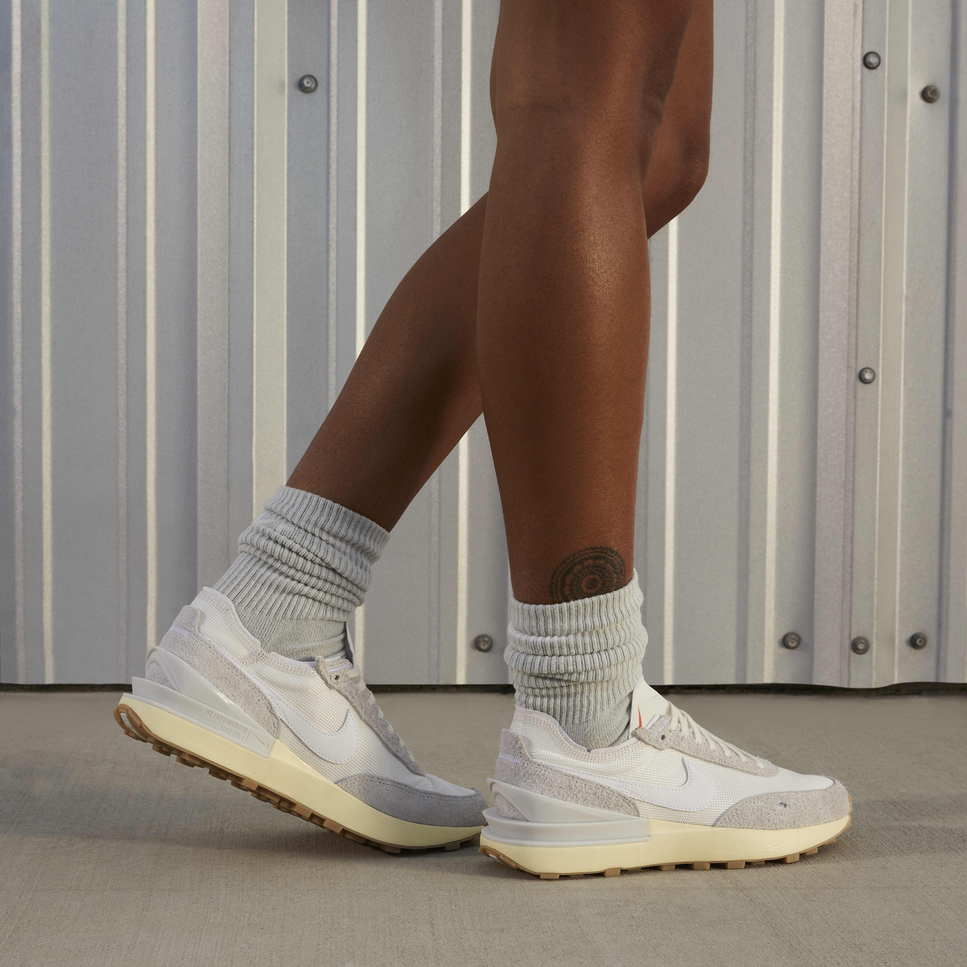 New 希少!! Nike Waffle ONE W SAIL, ROSE, WHITE & BLACK Nike Women's Waffle One W Sneakers in Sail/Rose/White/Black Nike