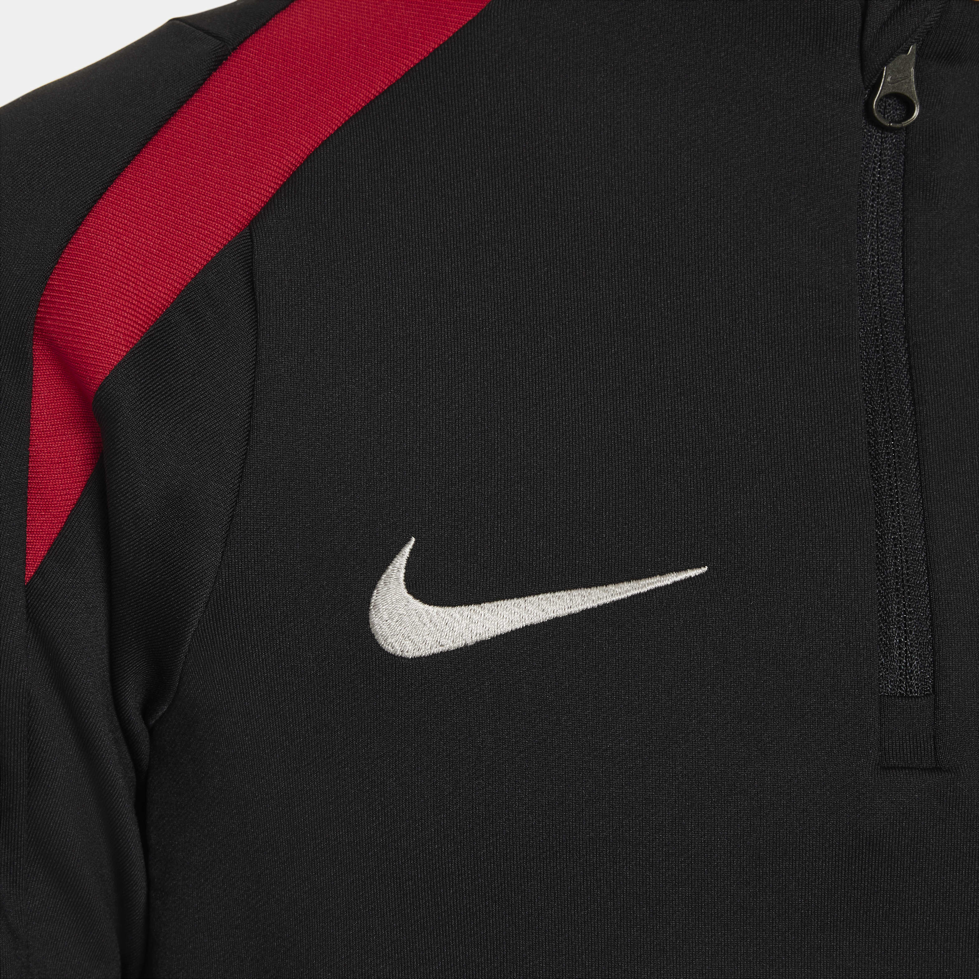 ليفربول سترايك image number 3