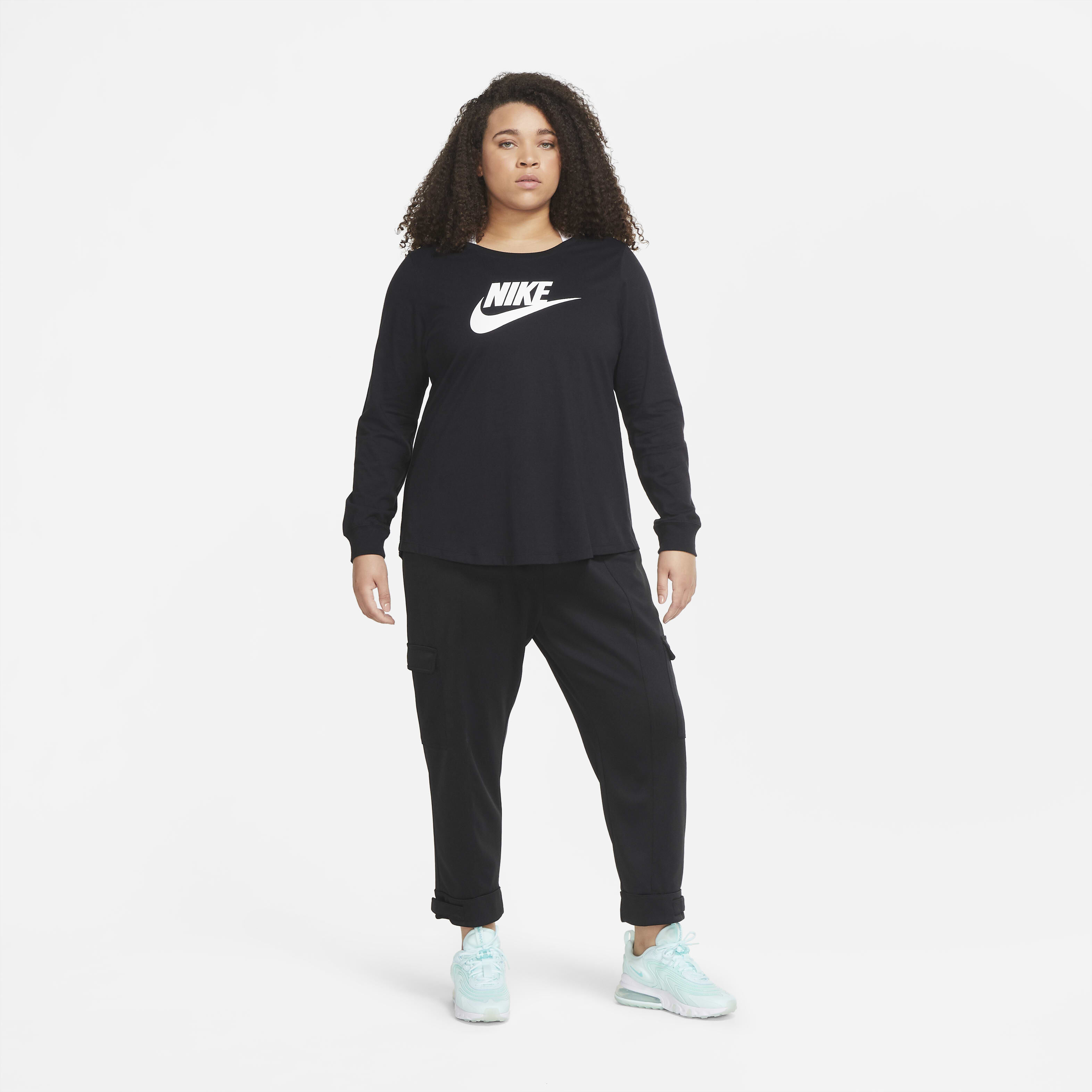 Nike Sportswear Essential image number 4