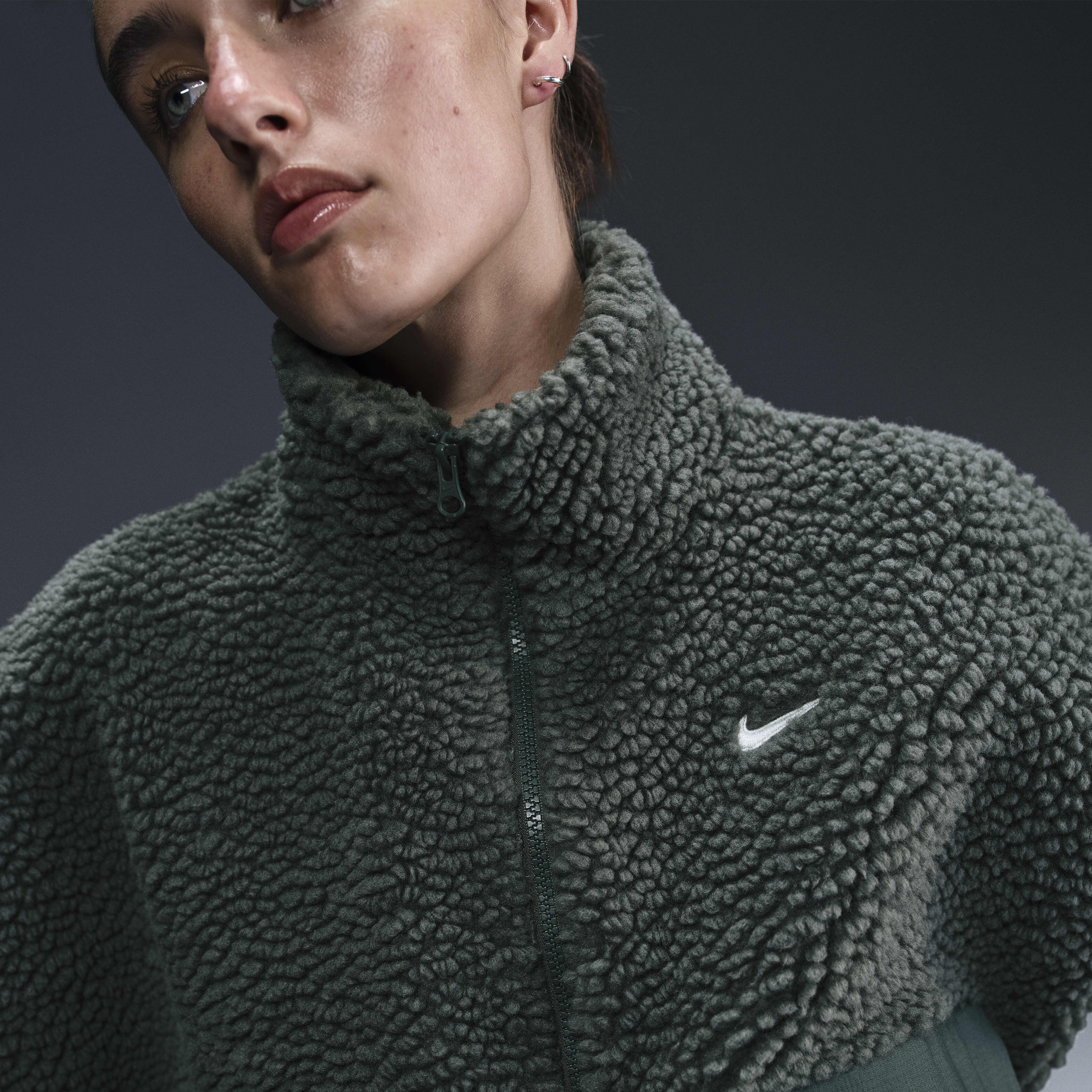Nike Sportswear Essential image number 2