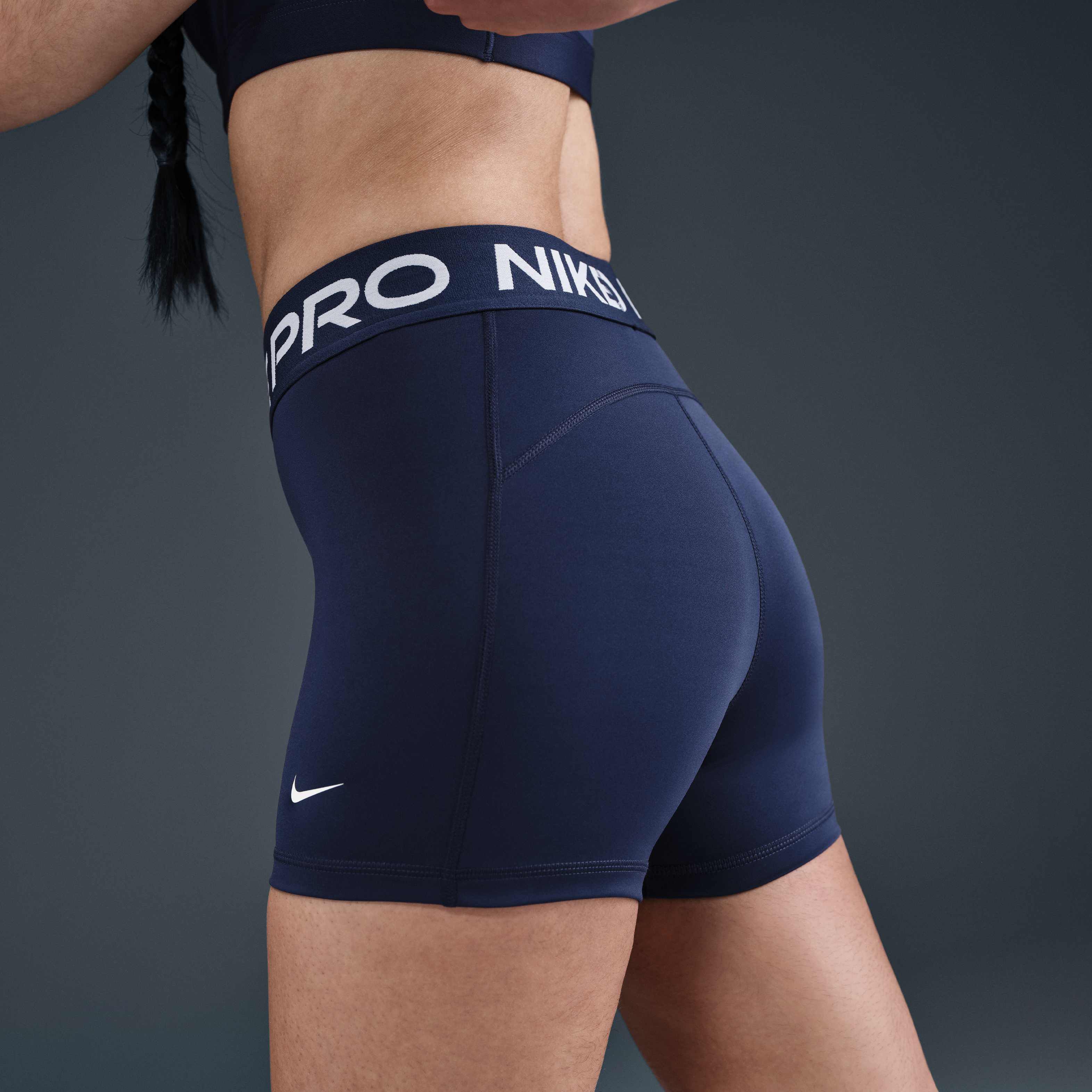 Nike Pro image number 2