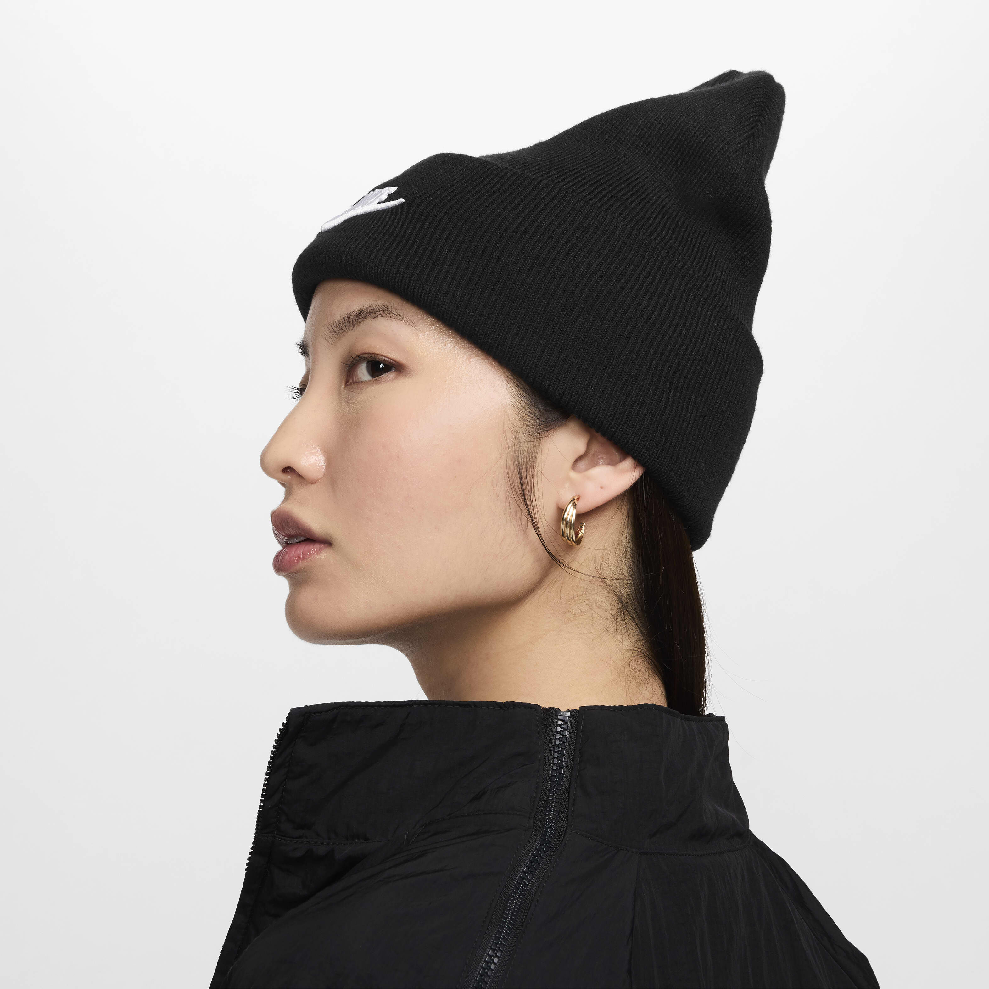 Buy Nike Peak Futura Beanie - Black/White | Nike Saudi Official