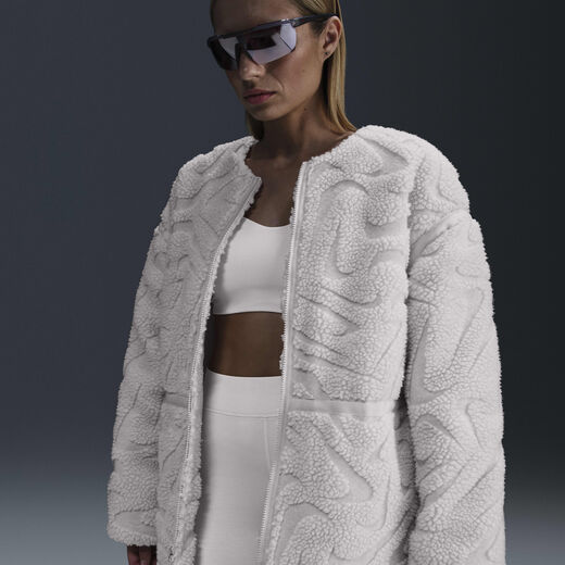 نايكي سبورتسوير