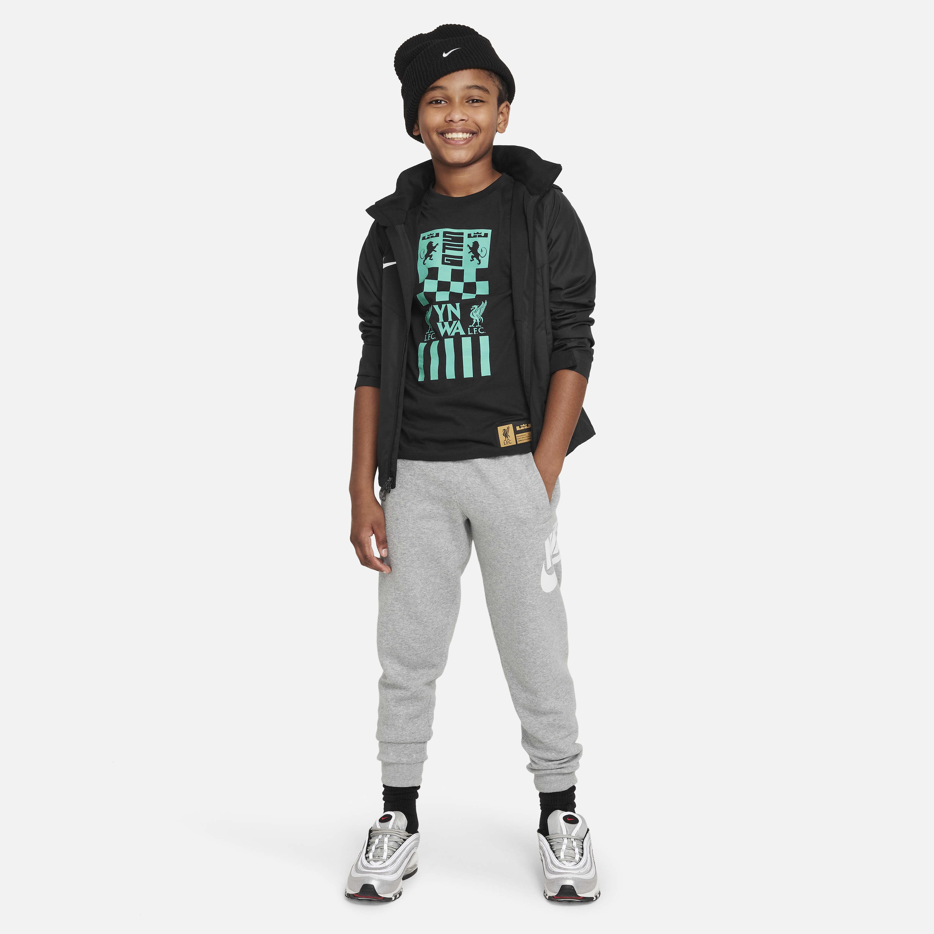 LeBron x Liverpool F.C. image number 4