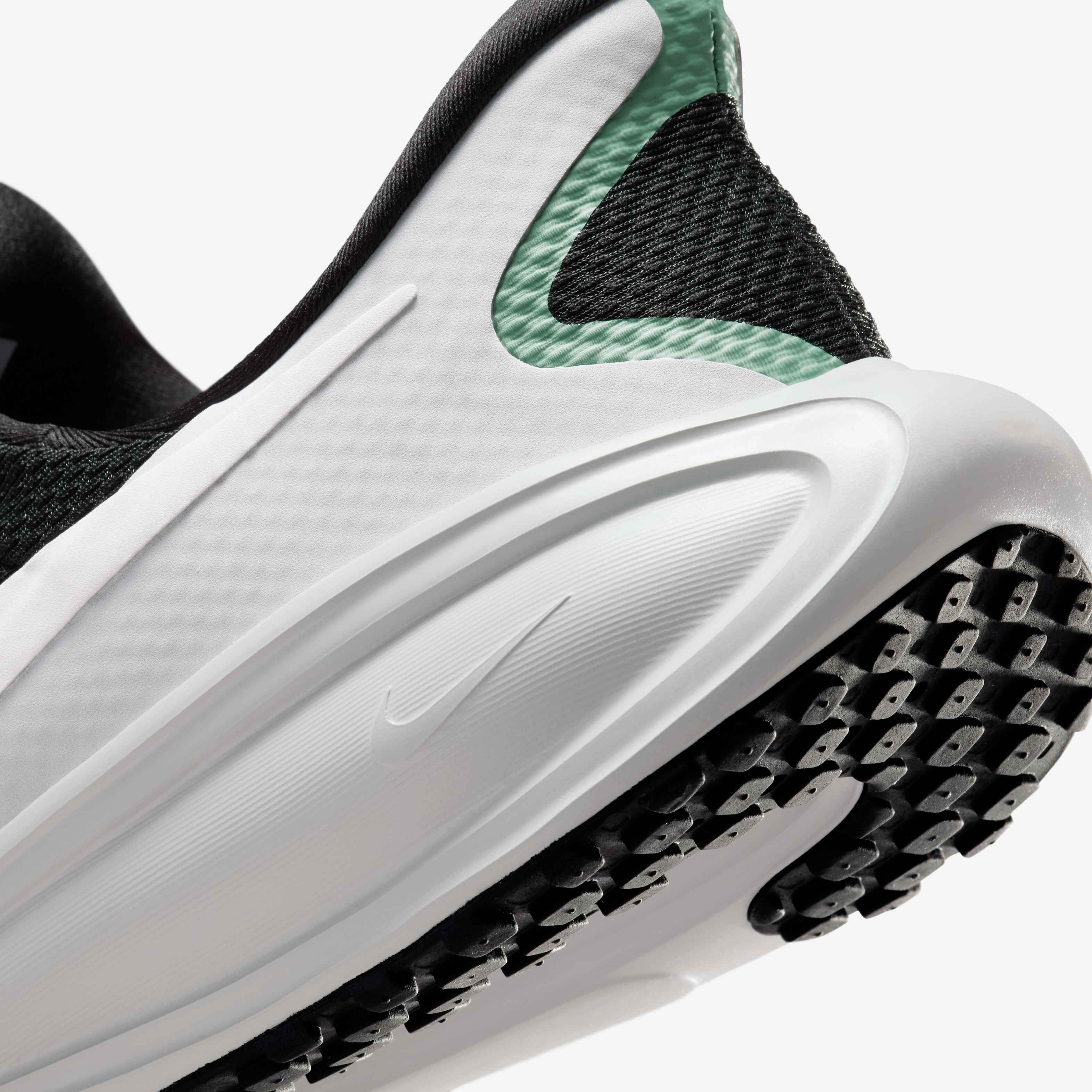 نايكي ريفلوشن 8 ايزي اون image number 7