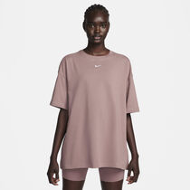 Nike Sportswear Essential