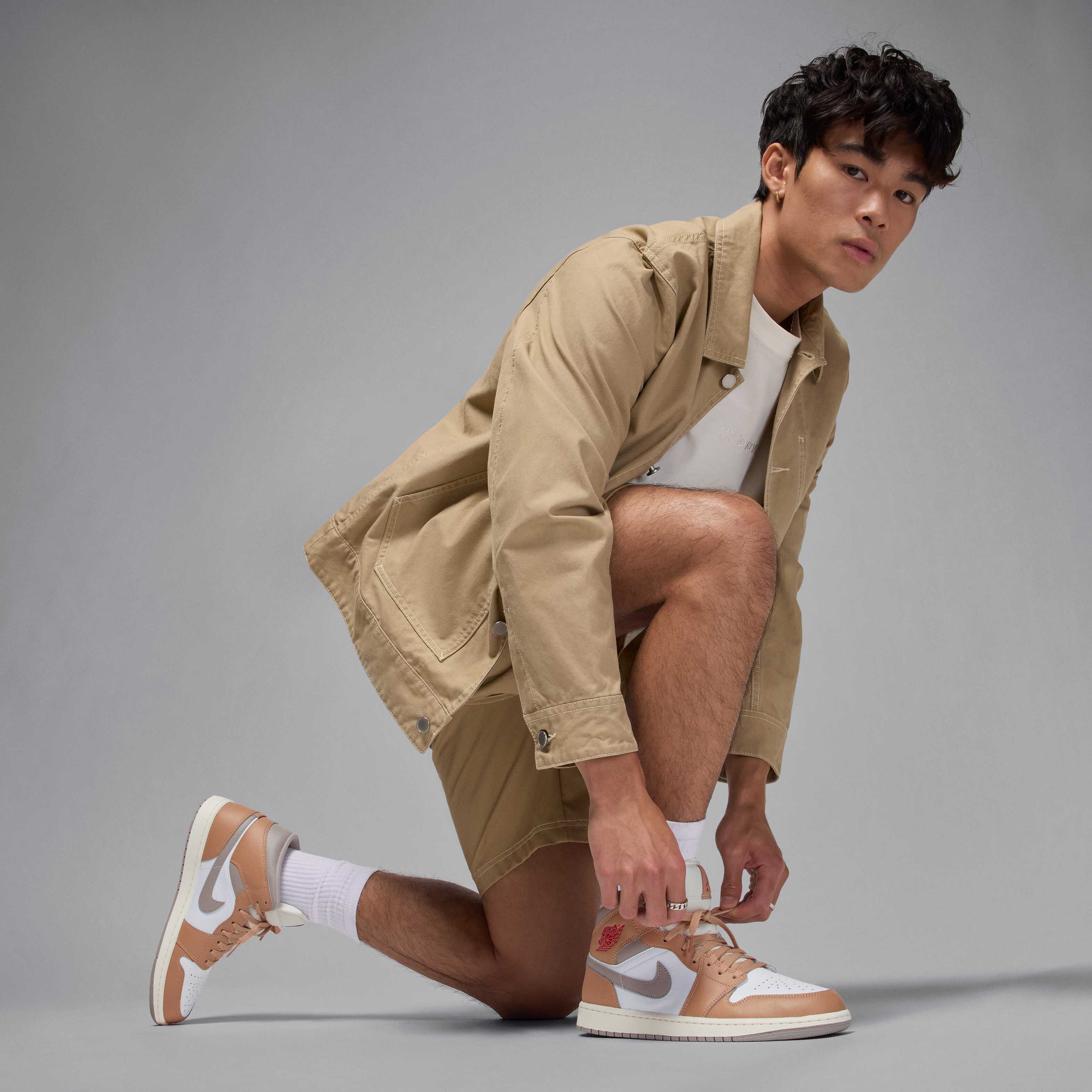 Air Jordan 1 Mid image number 8