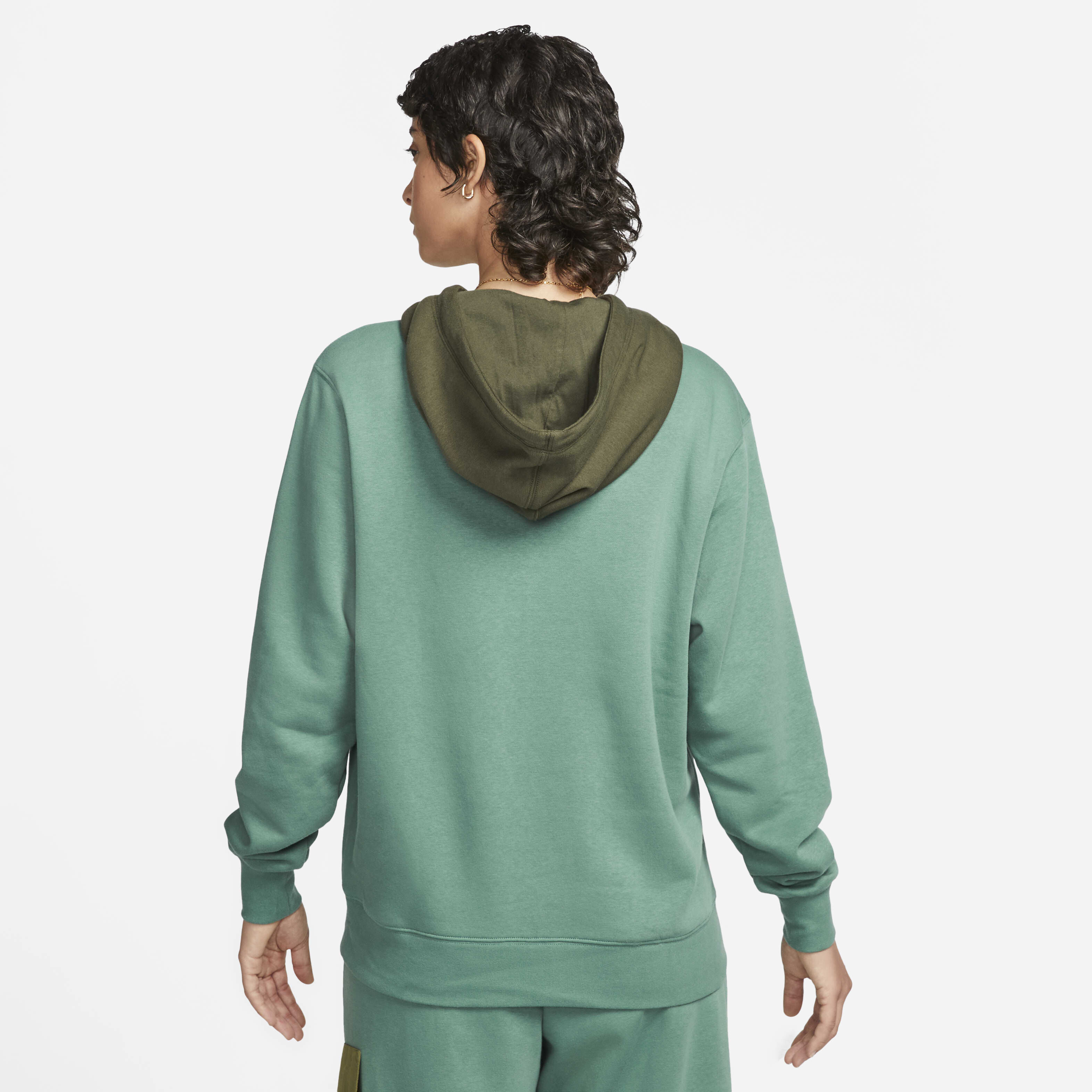 نايكي سبورتسوير image number 1