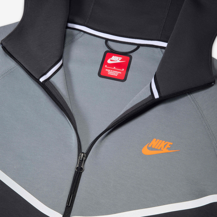 Nike Tech Windrunner image number 3 Nike Tech Windrunner image number 3