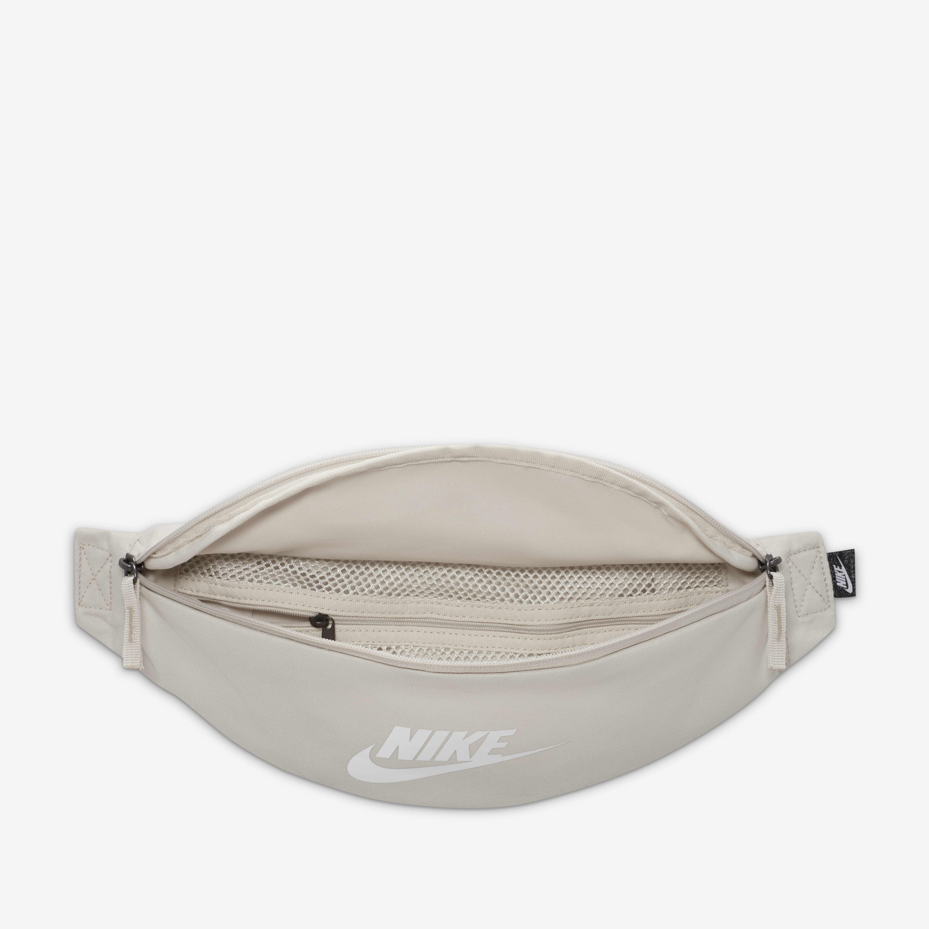 Nike Heritage image number 4