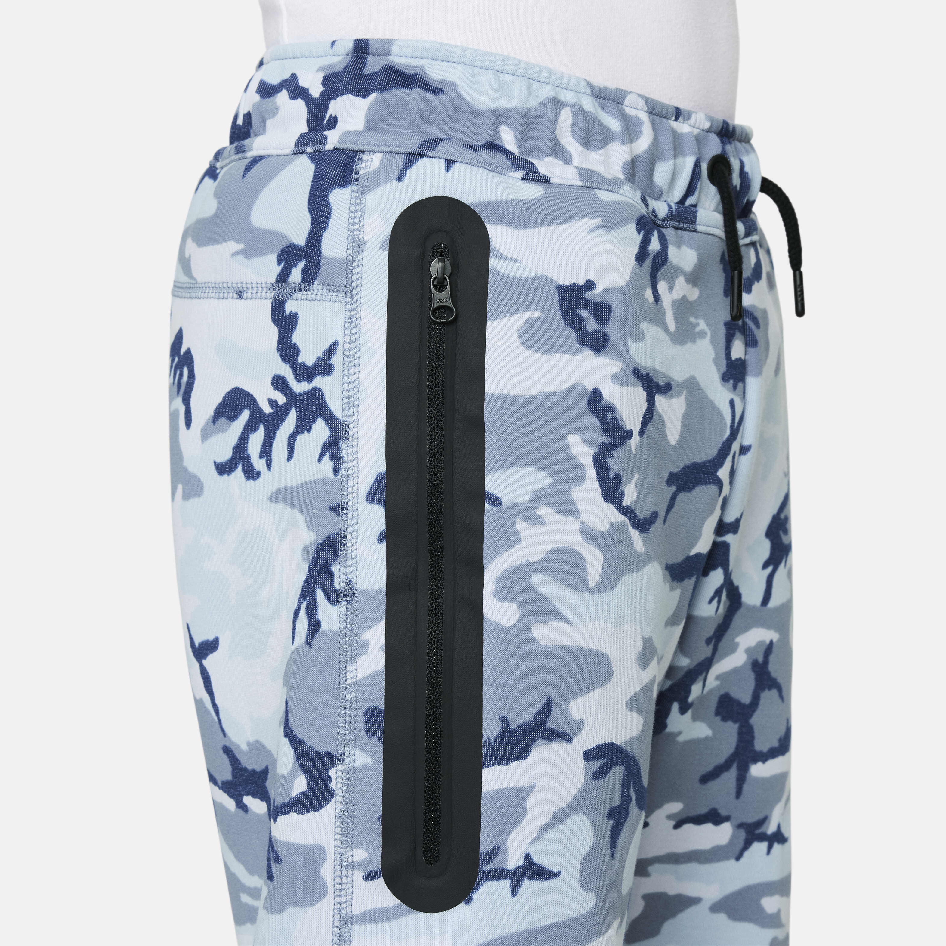 Boys nike camo joggers outlet
