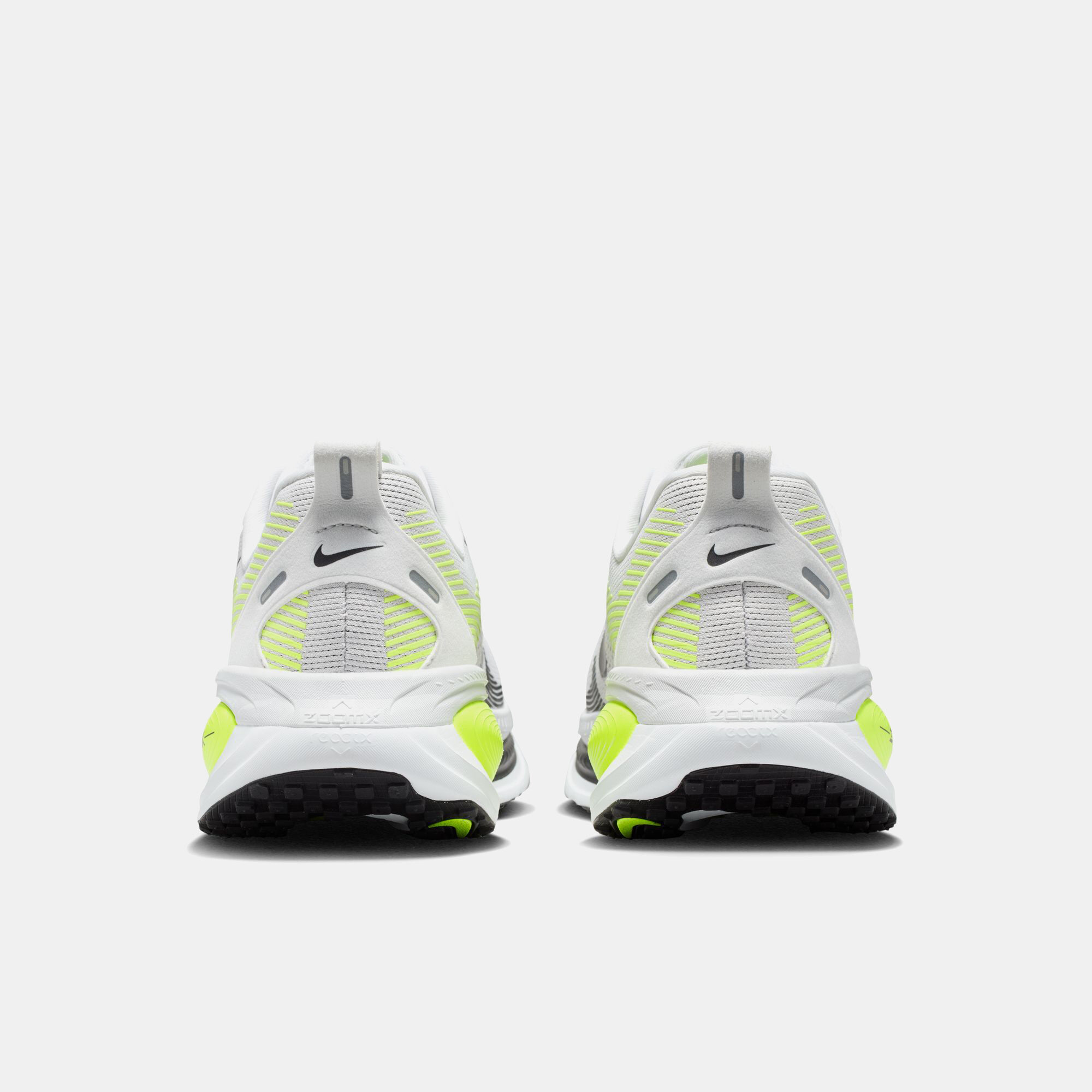 Nike Vomero 18 image number 1