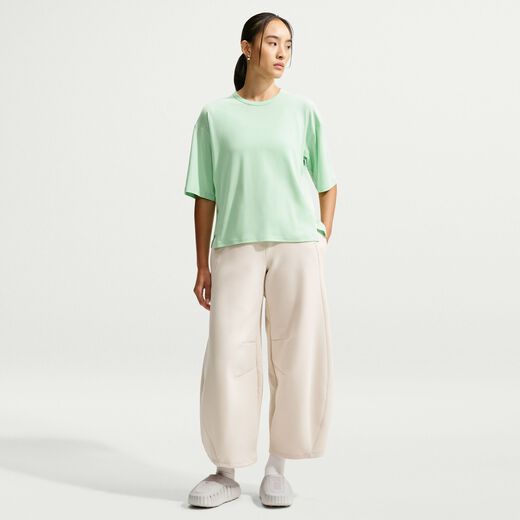 New Season 2026-Nike, Nike 24.7 ImpossiblySoft Light, Women's Dri-FIT Short-Sleeve T-Shirt
