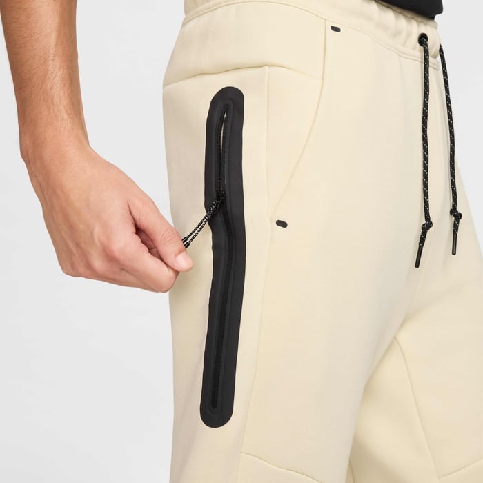 Nike Tech image number 4 Nike Tech image number 4