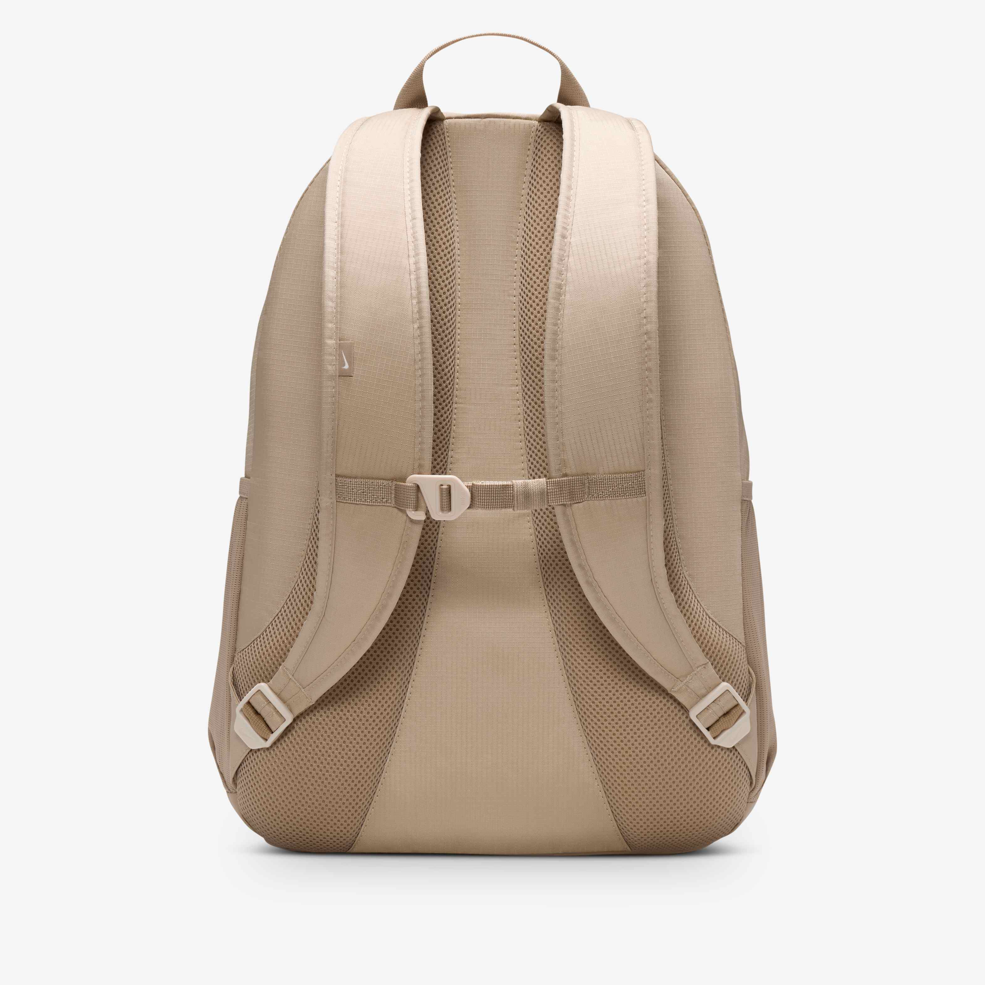 نايكي هايوارد image number 2