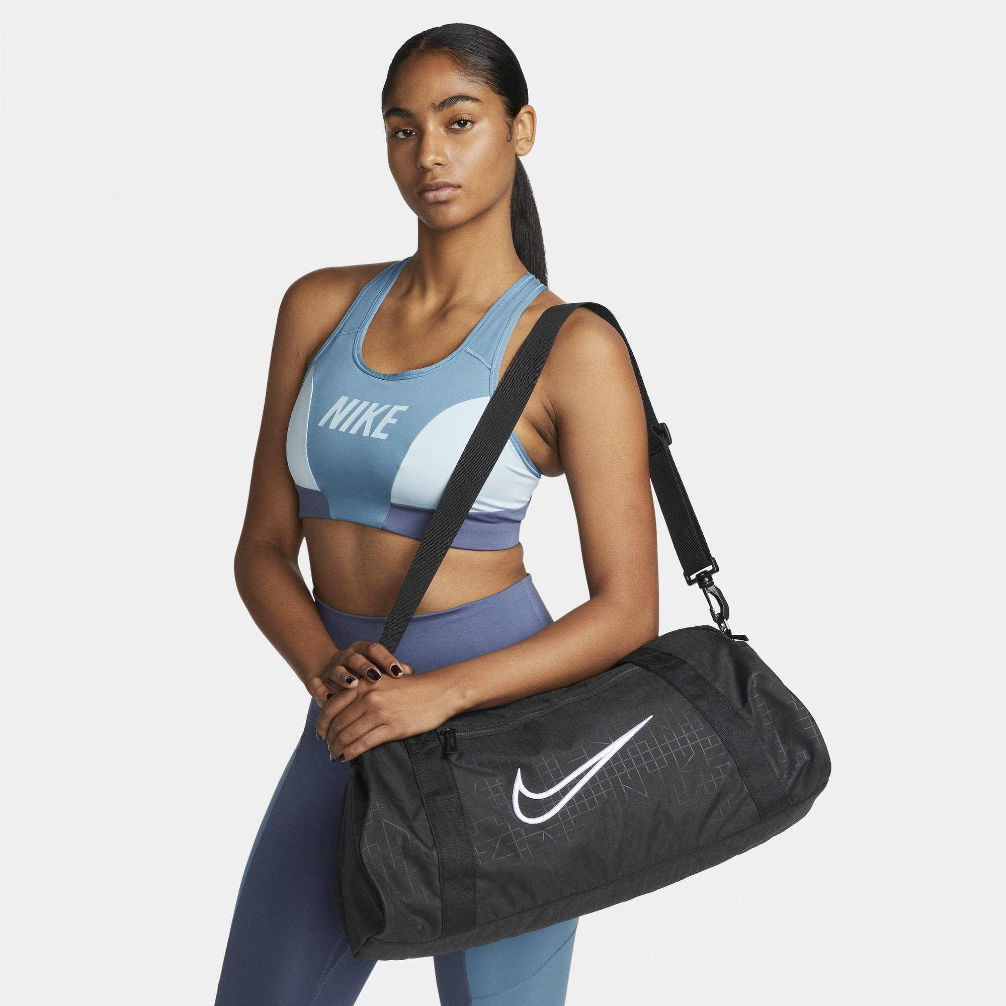 Nike gym shop club duffel bag