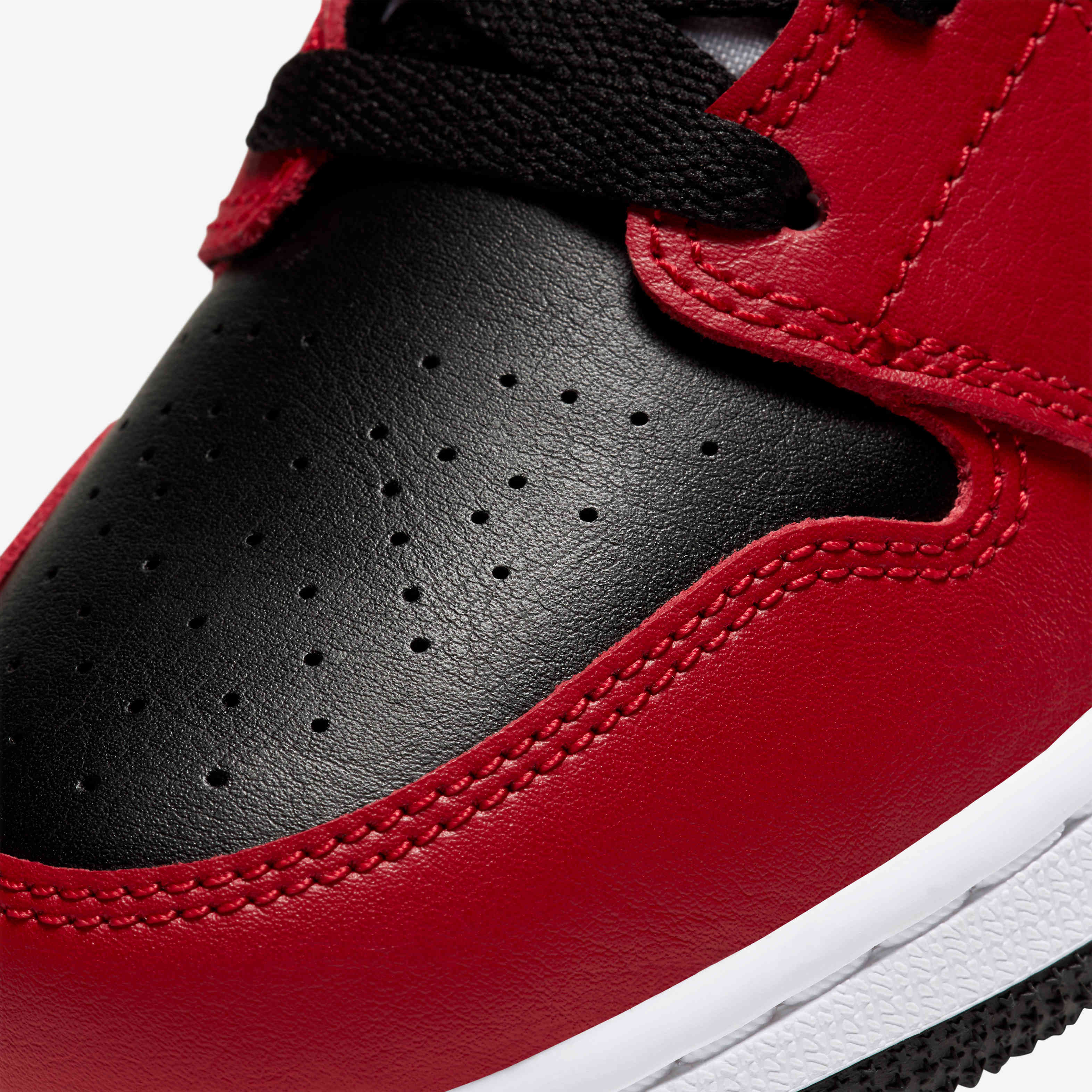 Jordan 1 Mid image number 6