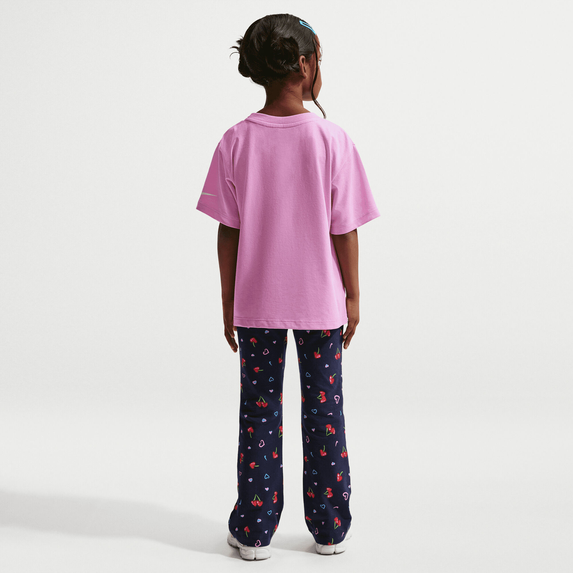 نايكي تشيري image number 1