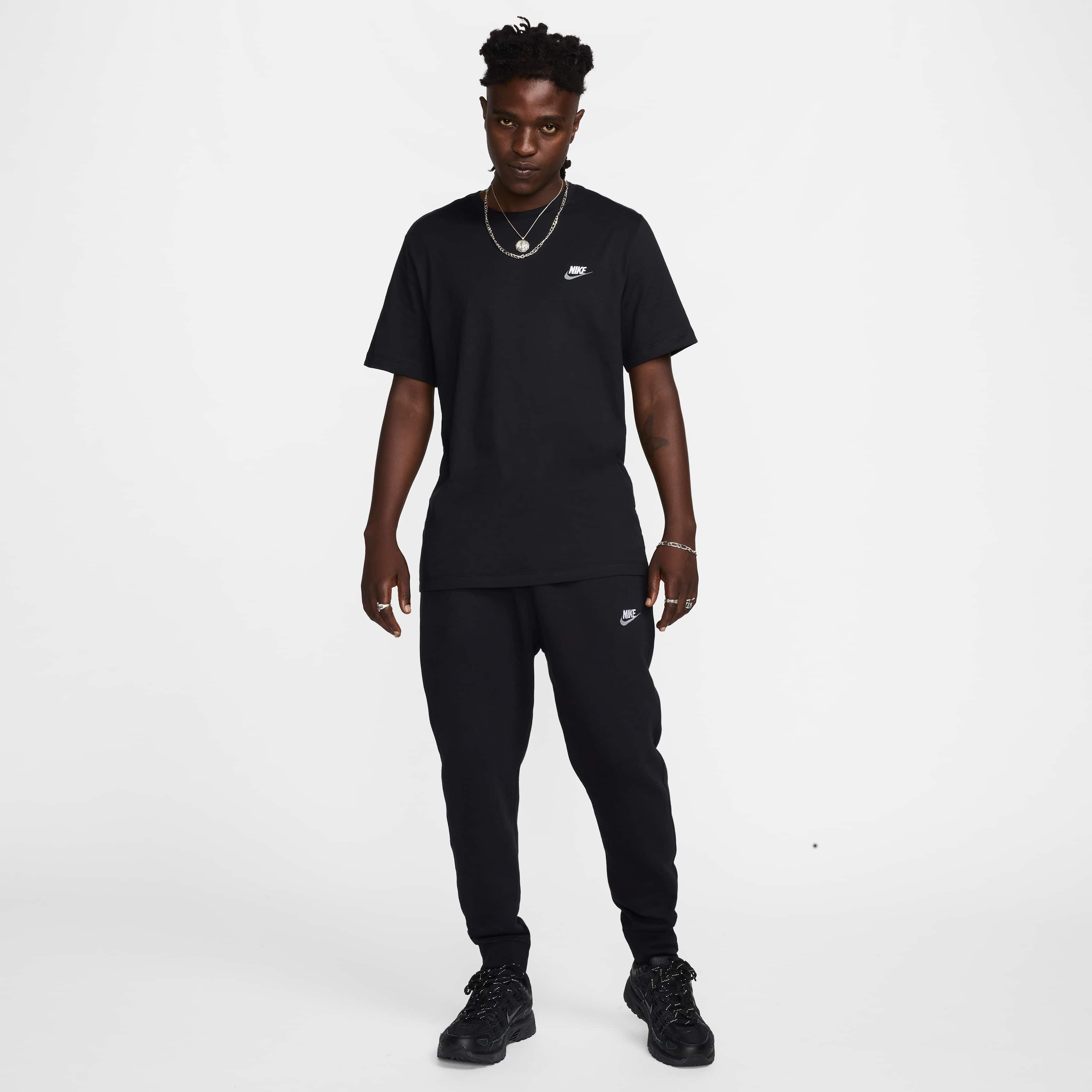 Nike Sportswear Club image number 4