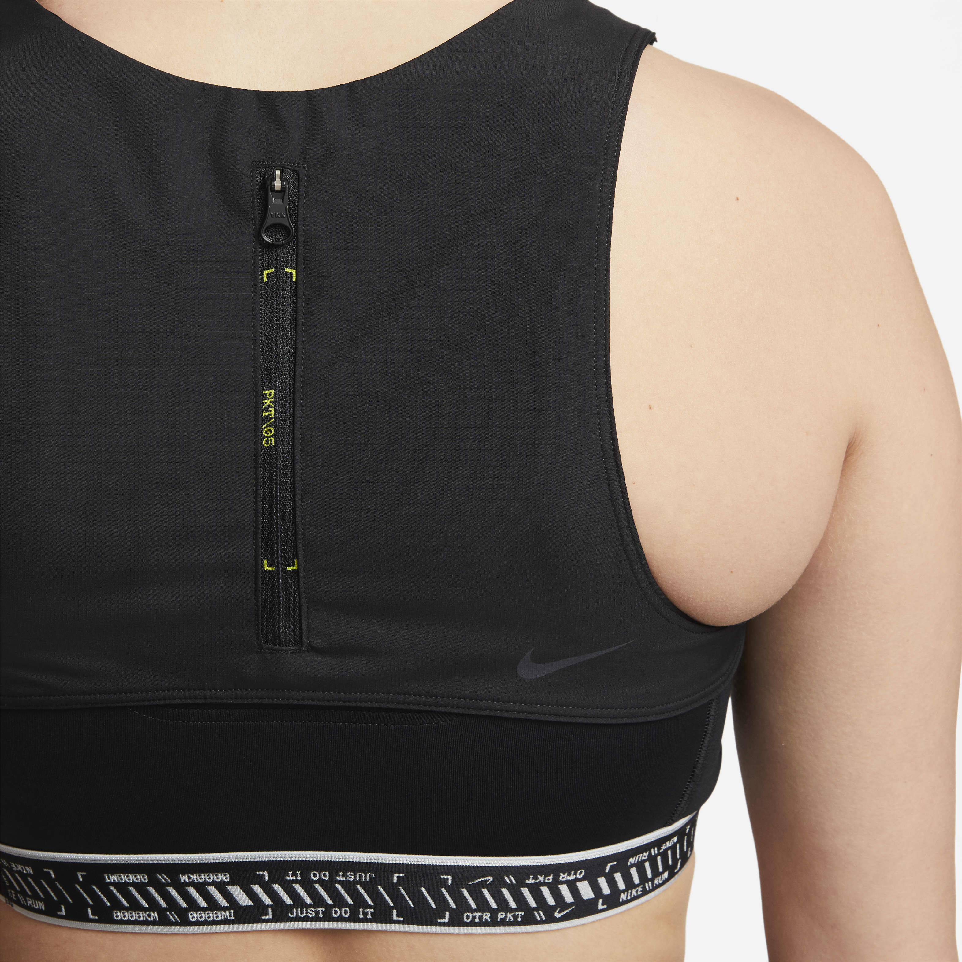 Buy Nike Swoosh On The Run Women's Medium-Support Lightly Lined Sports Bra  with Pack - Black/Light Smoke Grey/Bright Cactus/Cool Grey | Nike Saudi  Official