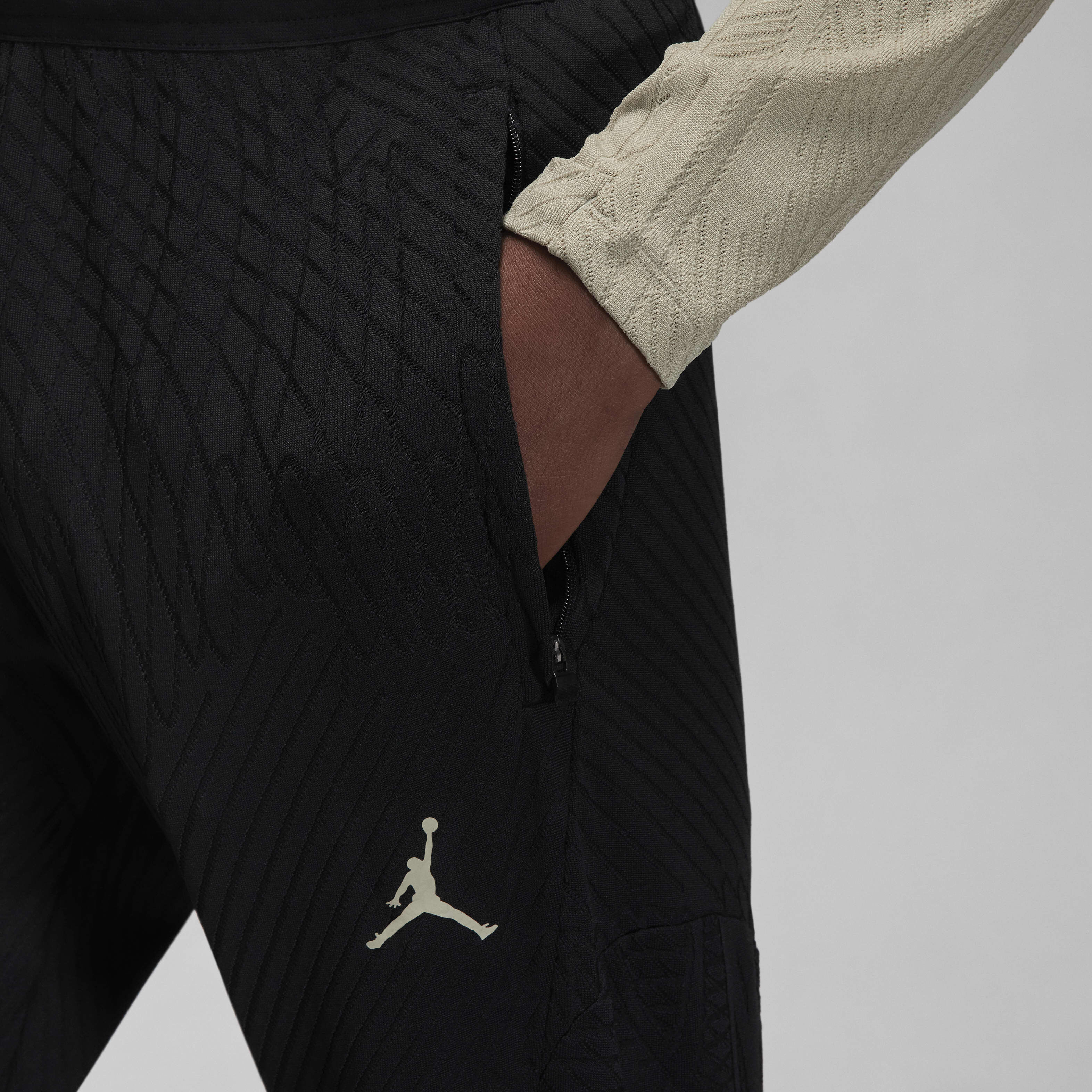 Paris Saint-Germain Strike Elite Third image number 2