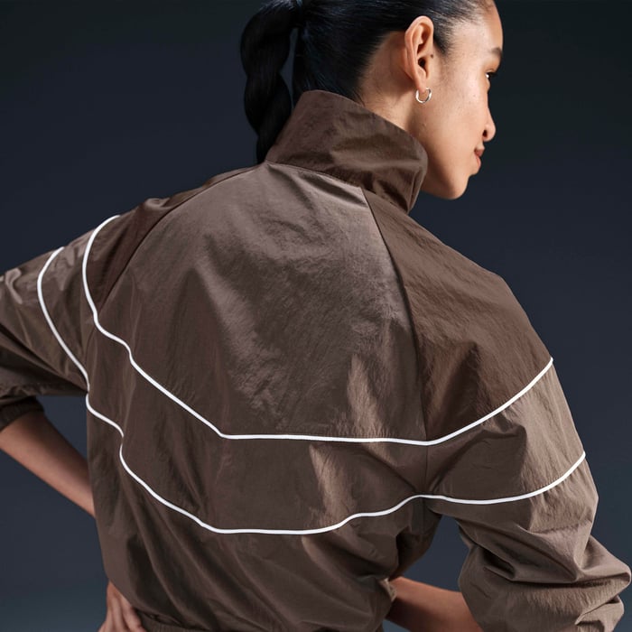 Nike Windrunner image number 2 Nike Windrunner image number 2