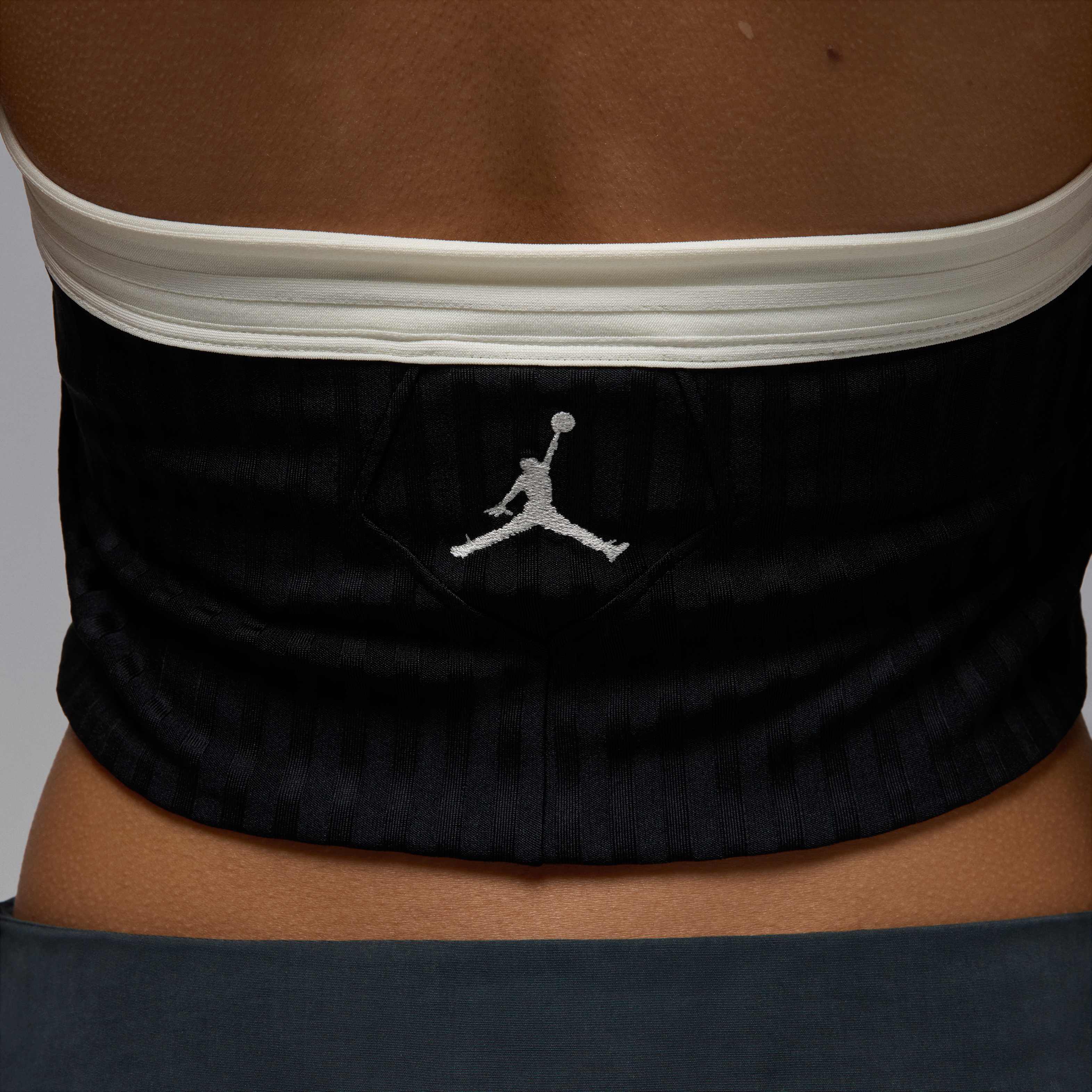 Jordan Poolside image number 3