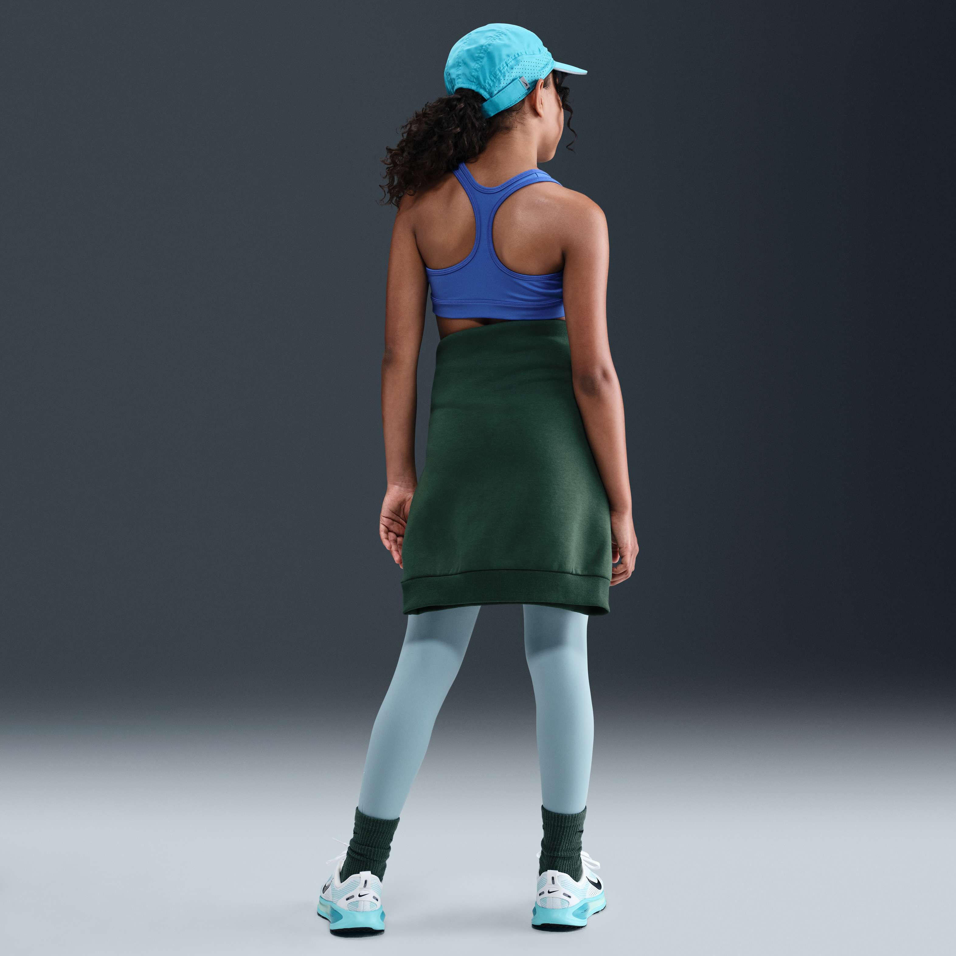 نايكي سووش image number 4