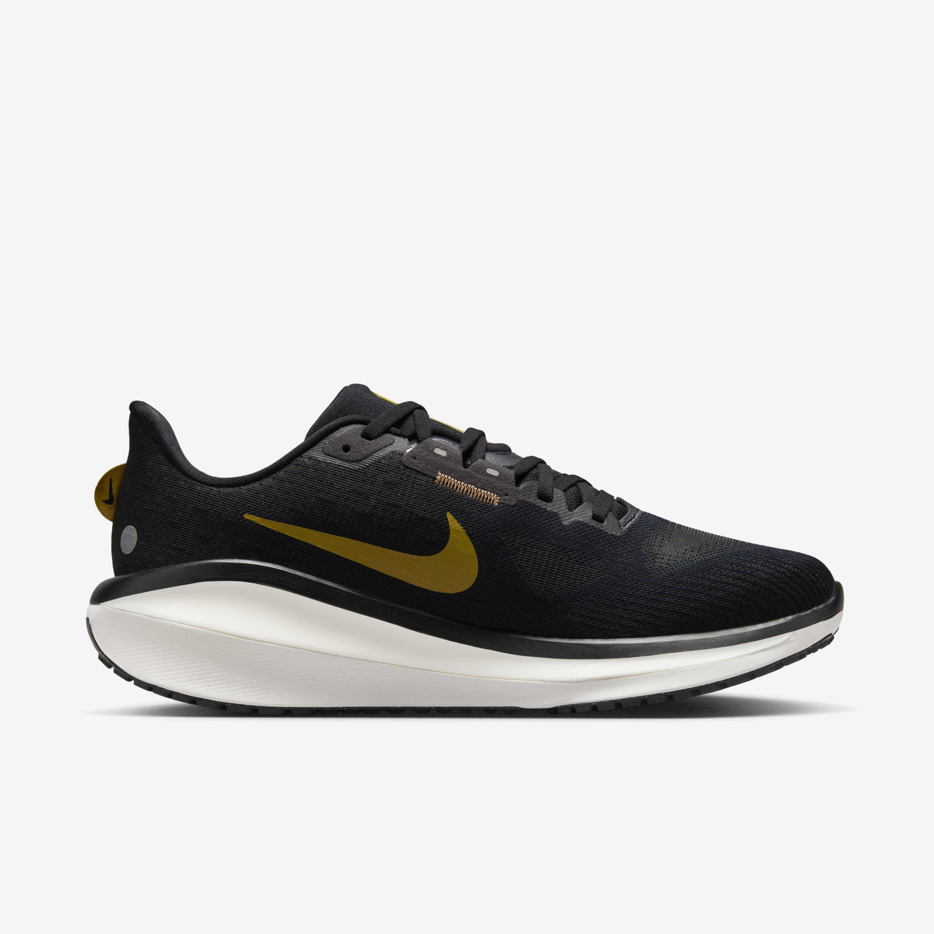 Buy Nike Vomero 17 Men s Road Running Shoes Nike Saudi Official