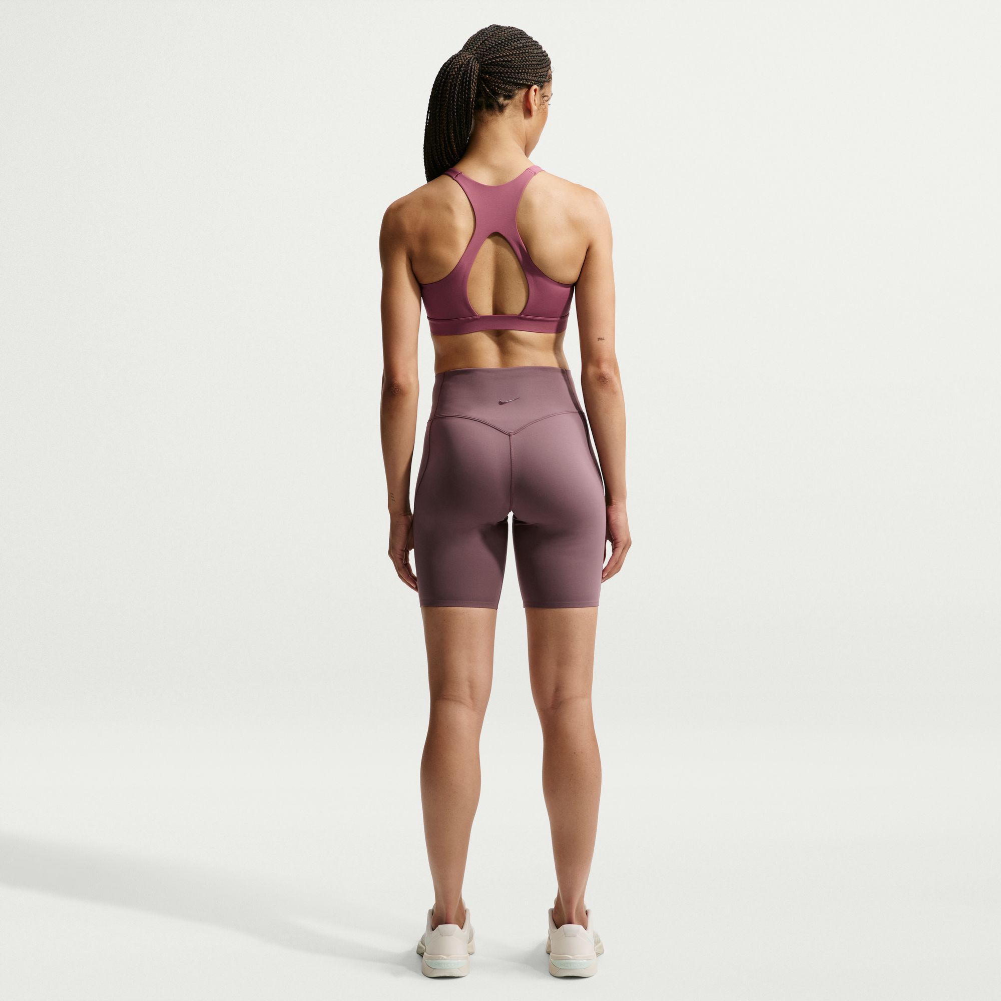 Nike Universa image number 1