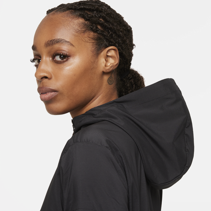 Nike women's impossibly light running jacket 2025