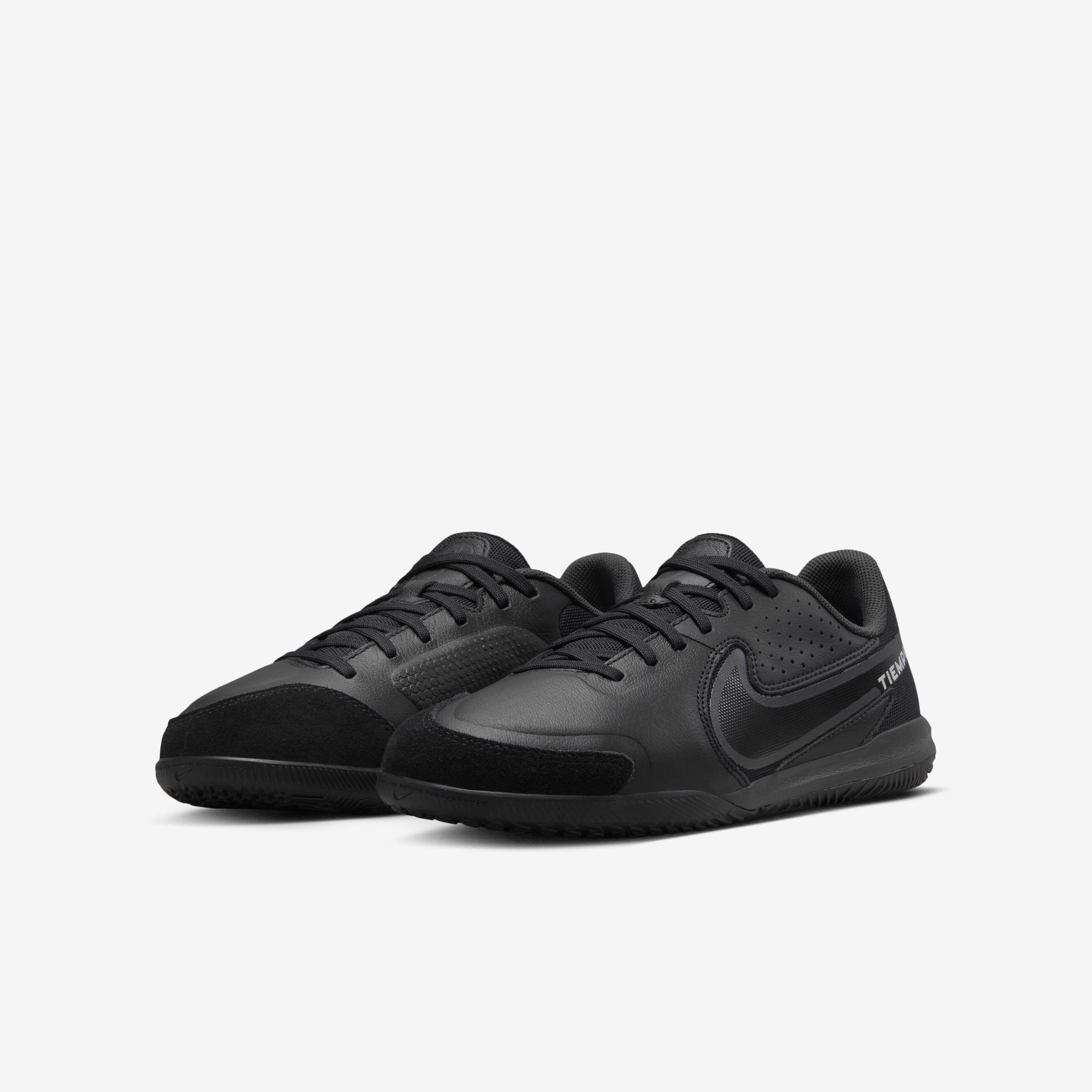 Nike Jr. Tiempo Legend 9 Academy IC image number 4
