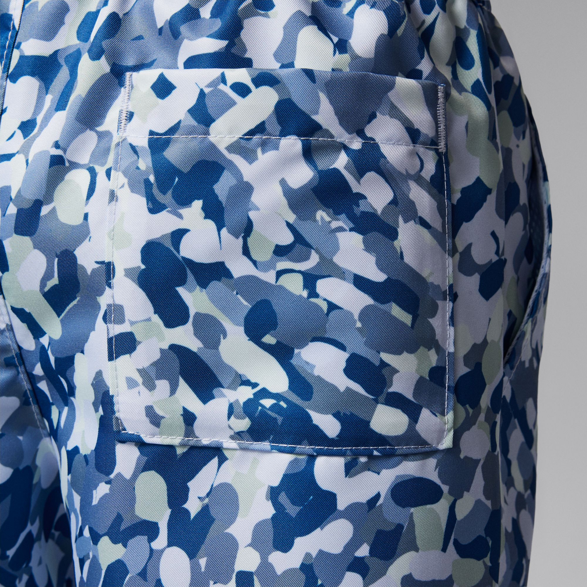 Jordan MJ Essentials Poolside image number 5