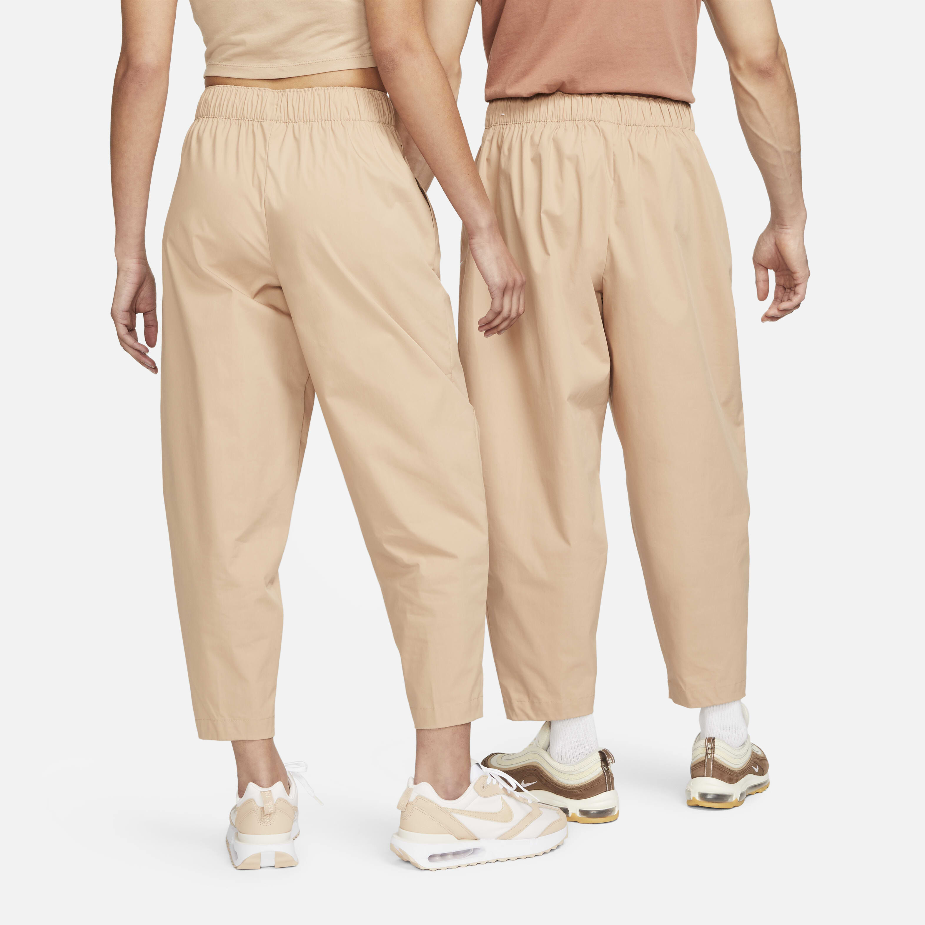 Nike Sportswear Essential image number 1