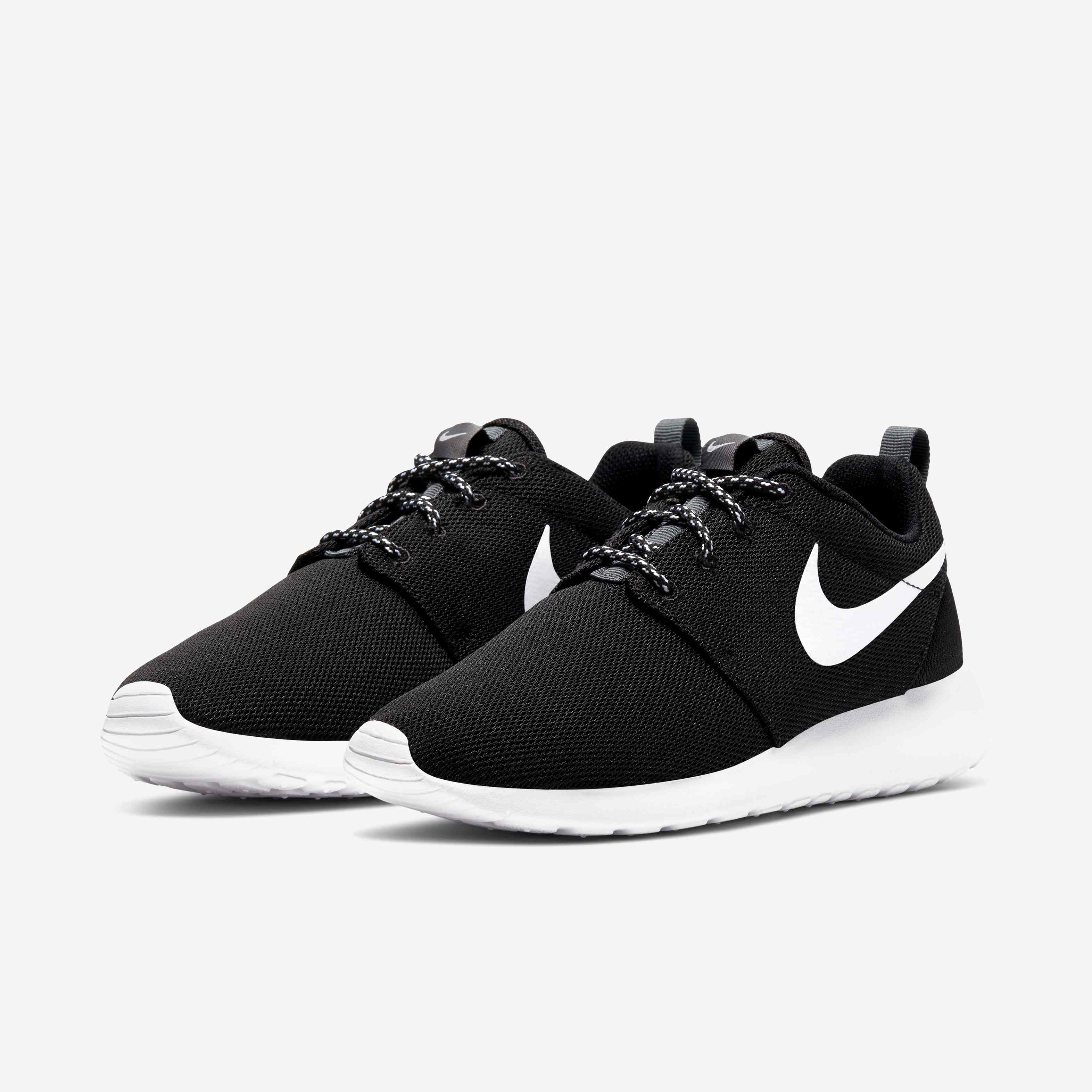 women black roshe