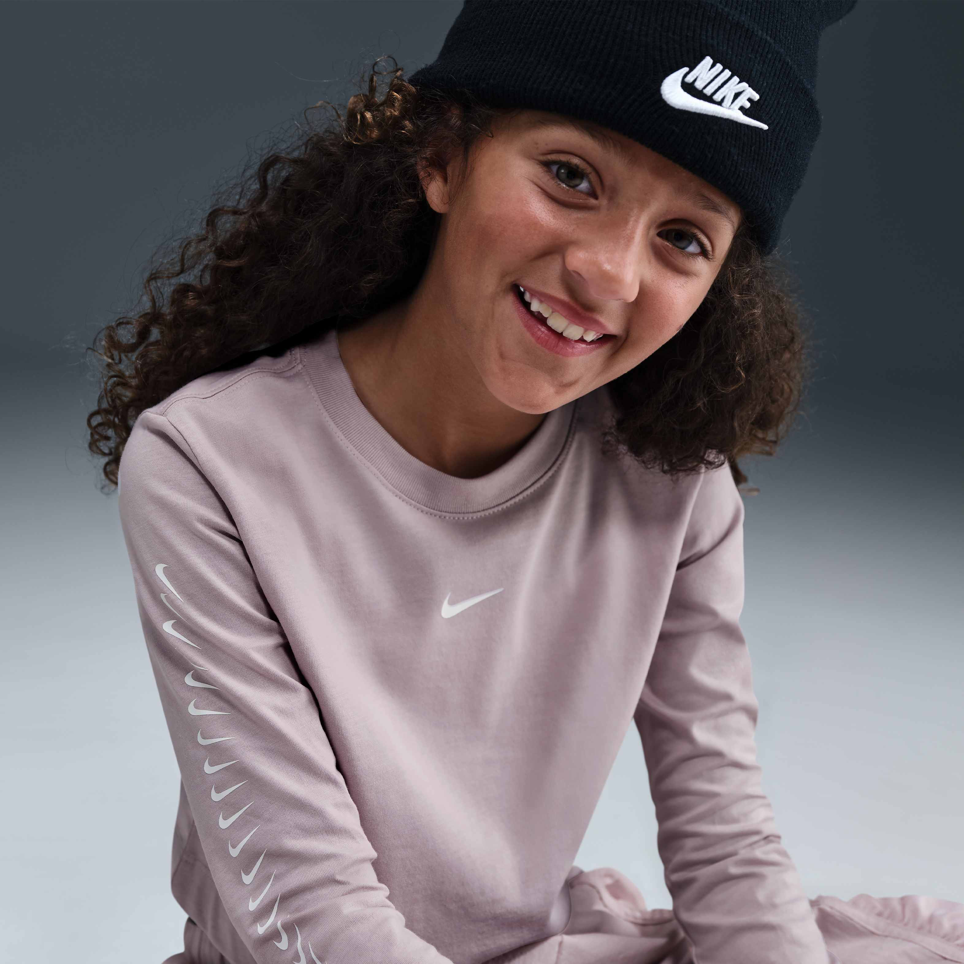 Nike Sportswear image number 2