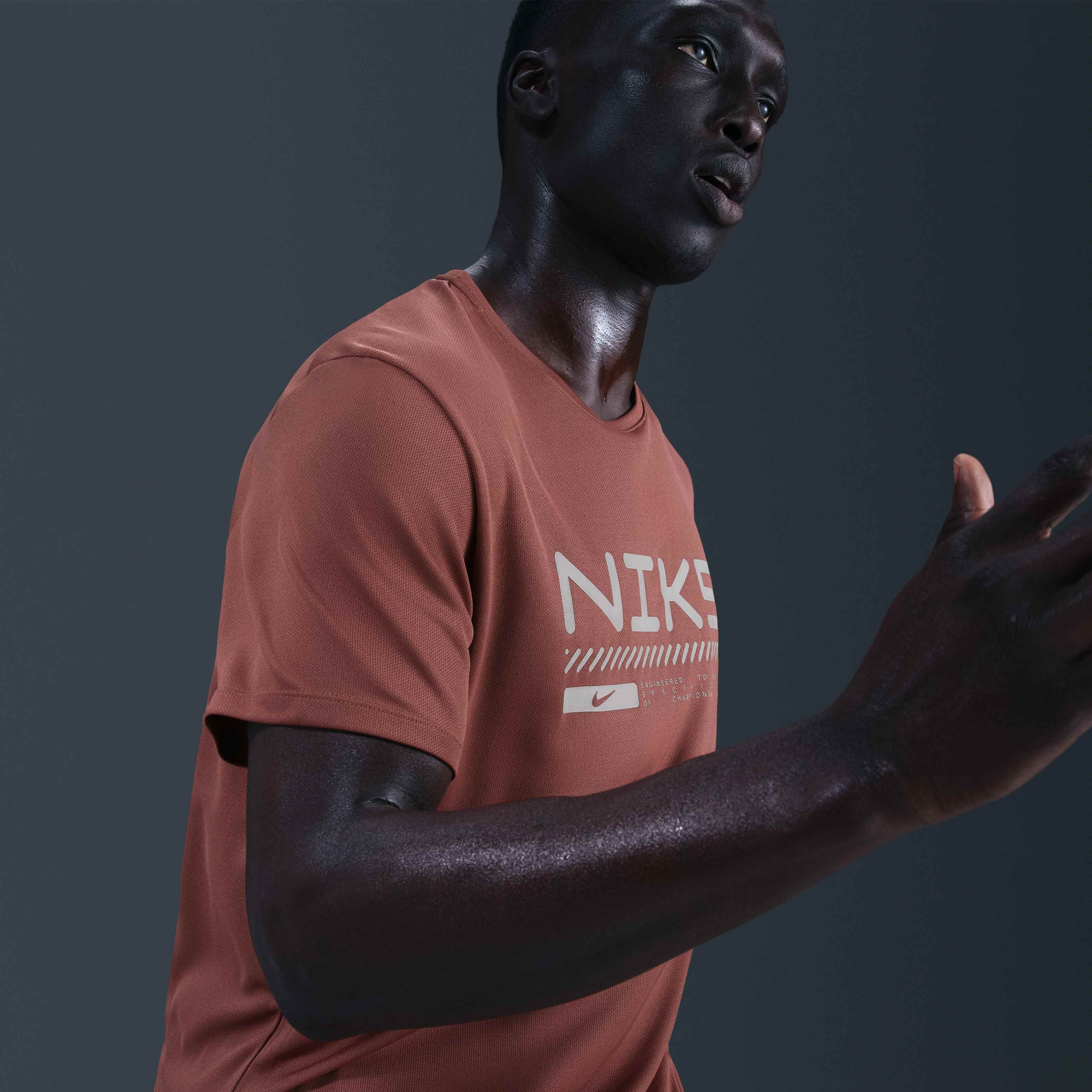 Nike Miler image number 2