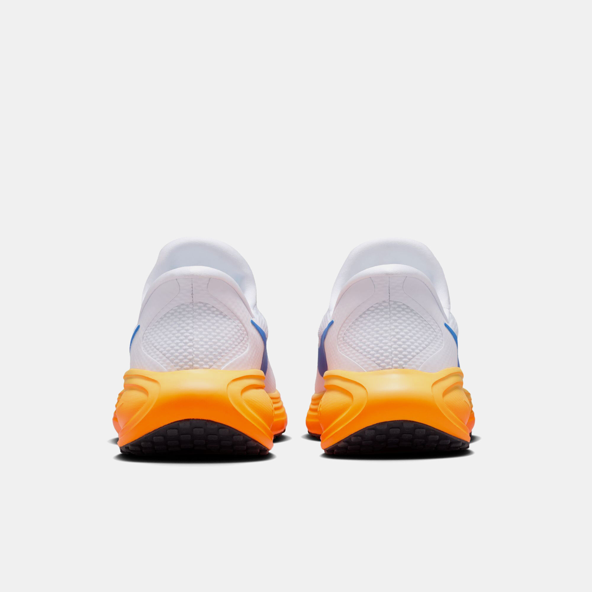 Nike Revolution 8 EasyOn image number 1