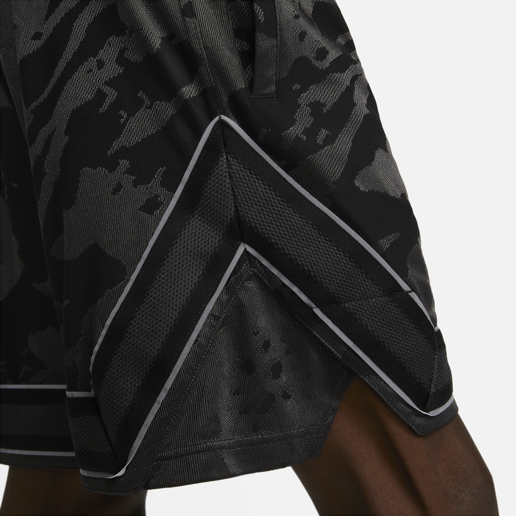 Kyrie store elite shorts