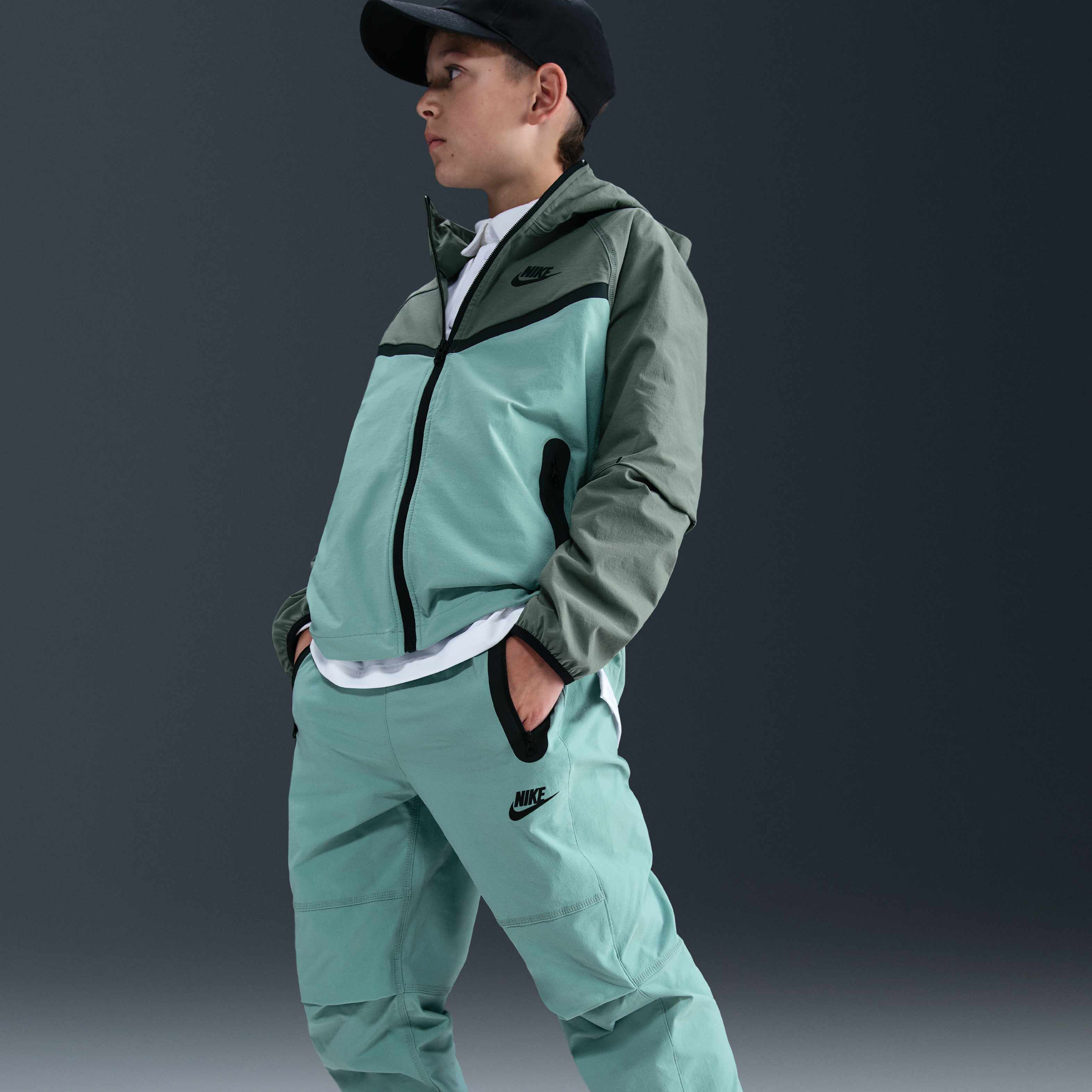 Nike Tech image number 4